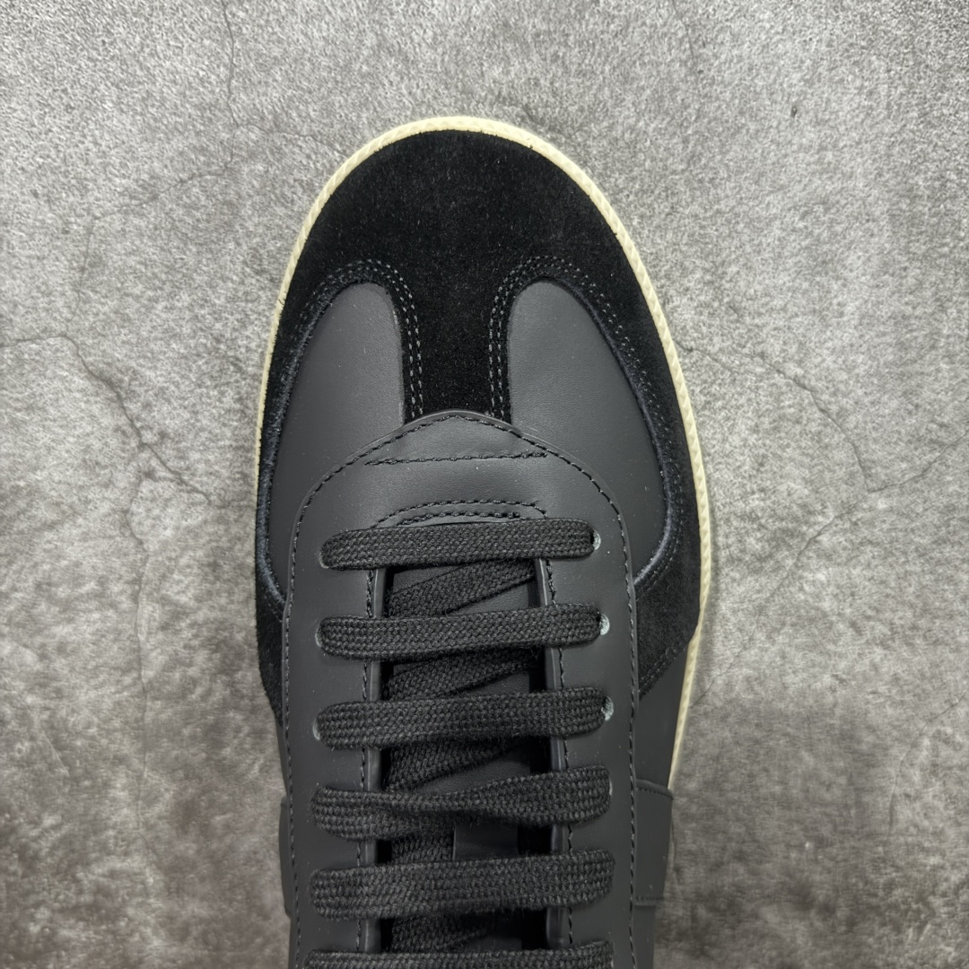 图片[5]-【莞定礼盒版】迪奥德训鞋DIOR迪奥 B01 Matchpoint 圆头系带低帮 原版开发 原材料打造 顶级礼盒包装 目前市场最高版本 标志着Dior经典款式的回归,以时尚优雅的廓形重新诠释。采用光滑皮革精心制作,鞋舌和内部侧面饰以Dior标志,鞋后跟处饰以CDIcon标志。搭配同色调橡胶鞋底点缀以Dior标志,可与Dior Icons限定 的各式造型搭配,打造精致造型。 尺码：39-45-选品中心