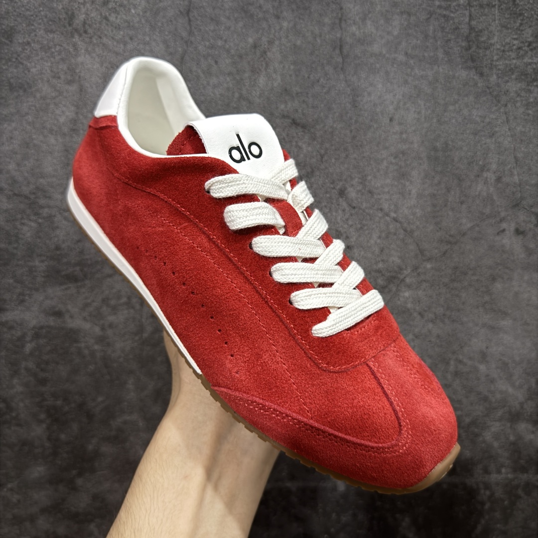 图片[3]-【莞顶礼盒版】Alo yoga Sunset 舒适生活休闲鞋 男女同款 市场最高版本 顶级礼盒 原材料 版型完美 高品质 区别莆田通货 品牌故事Alo Yoga于2007年创立于洛杉矶，意在传播有意识的运动，同时激发人们的健康识与创造力。品牌的核心理念在于制作能够带来完美体验的瑜伽服饰与功能性单品，让有意识的运动融入并改变生活。Alo Yoga将其设计延伸到日常服饰概念，坚持不懈地捕捉当代时尚潮流，将品牌的运动美学理念、精致前卫的设计与舒适功能面料完美结合。与此同时，Alo Yoga的设计受到了时尚界人士与名人们的追捧，Talor Swift、Kendall Jenner等街拍照片中都曾出现品牌不同单品的身影。 尺码：36 – 39-选品中心