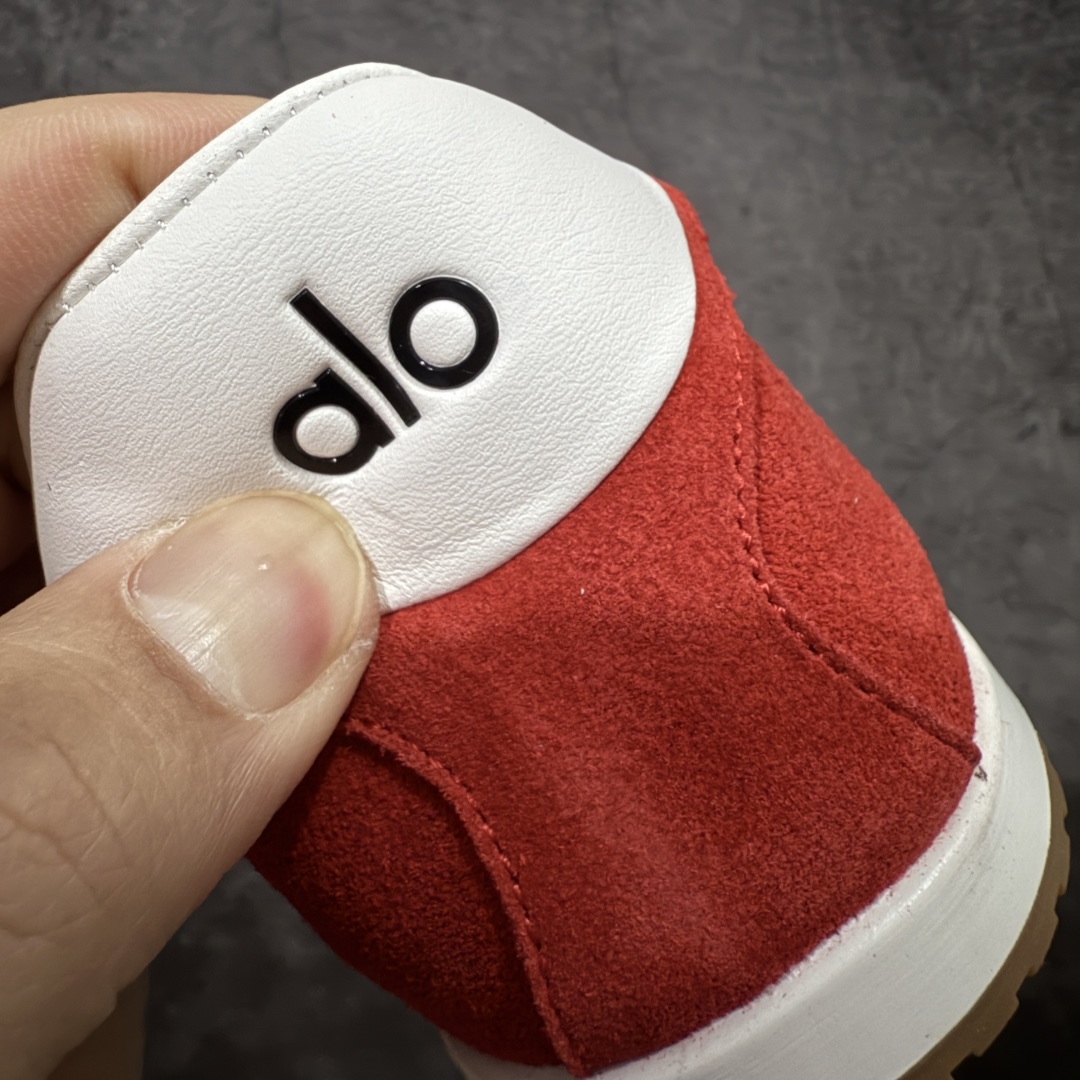 图片[2]-【莞顶礼盒版】Alo yoga Sunset 舒适生活休闲鞋 男女同款 市场最高版本 顶级礼盒 原材料 版型完美 高品质 区别莆田通货 品牌故事Alo Yoga于2007年创立于洛杉矶，意在传播有意识的运动，同时激发人们的健康识与创造力。品牌的核心理念在于制作能够带来完美体验的瑜伽服饰与功能性单品，让有意识的运动融入并改变生活。Alo Yoga将其设计延伸到日常服饰概念，坚持不懈地捕捉当代时尚潮流，将品牌的运动美学理念、精致前卫的设计与舒适功能面料完美结合。与此同时，Alo Yoga的设计受到了时尚界人士与名人们的追捧，Talor Swift、Kendall Jenner等街拍照片中都曾出现品牌不同单品的身影。 尺码：36 – 39-选品中心