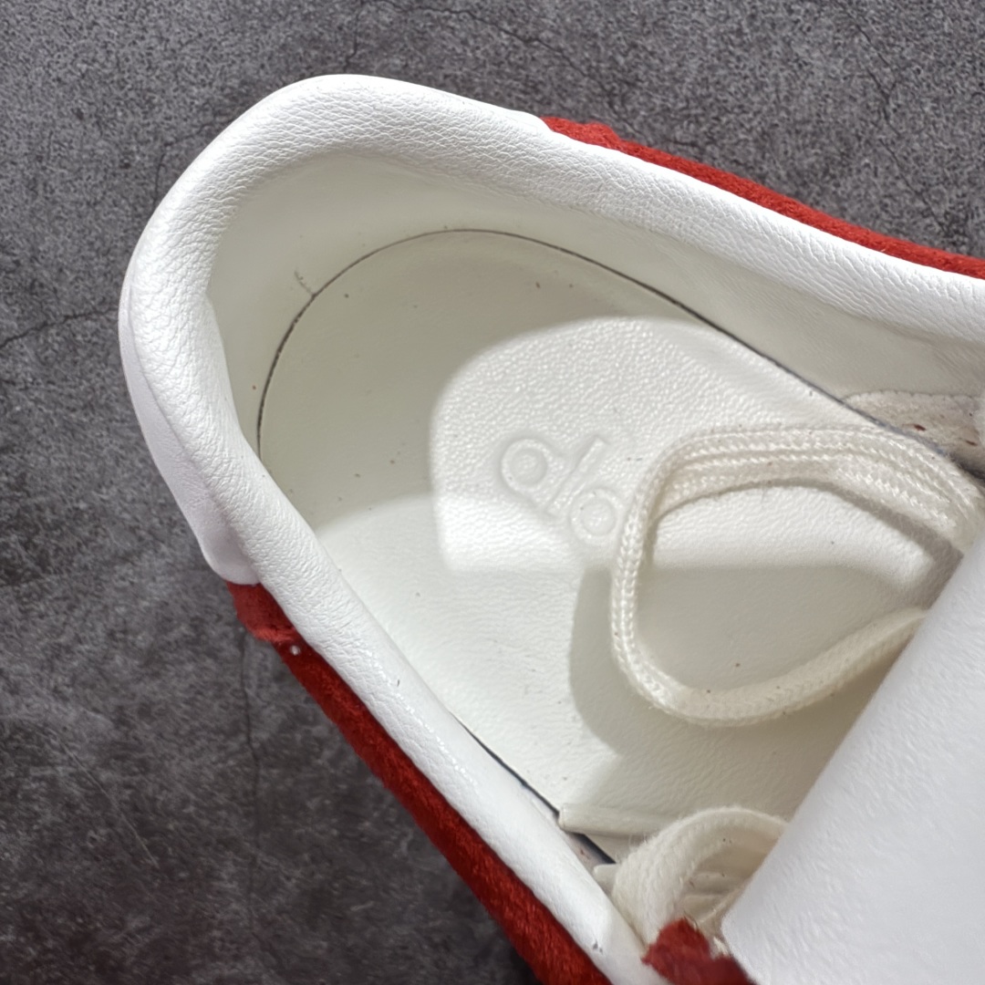 图片[7]-【莞顶礼盒版】Alo yoga Sunset 舒适生活休闲鞋 男女同款 市场最高版本 顶级礼盒 原材料 版型完美 高品质 区别莆田通货 品牌故事Alo Yoga于2007年创立于洛杉矶，意在传播有意识的运动，同时激发人们的健康识与创造力。品牌的核心理念在于制作能够带来完美体验的瑜伽服饰与功能性单品，让有意识的运动融入并改变生活。Alo Yoga将其设计延伸到日常服饰概念，坚持不懈地捕捉当代时尚潮流，将品牌的运动美学理念、精致前卫的设计与舒适功能面料完美结合。与此同时，Alo Yoga的设计受到了时尚界人士与名人们的追捧，Talor Swift、Kendall Jenner等街拍照片中都曾出现品牌不同单品的身影。 尺码：36 – 39-选品中心