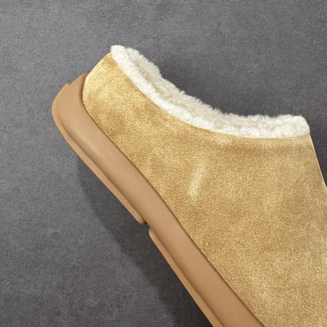 图片[6]-【SP原厂版】UGG 1681 小土豆 半包半拖 秋冬羊皮毛一体雪地靴 市场天花板品质 欢迎对比🆚 全鞋采用ZP同厂 隆丰A级澳洲进口羊皮毛一体 品牌代工厂生产线 完全遵循ZP工艺流程 代工厂原厂版师 秉承无原鞋不开发选择 注重每一处细节 市面最正版型 TREADLITE\”轻翼\”科技外底 轻便/耐用/柔韧/桩型【售后郑重承诺】一个月内若出现重大脱胶/断底等质量问题 直接为您换新！ 尺码：35-40-选品中心