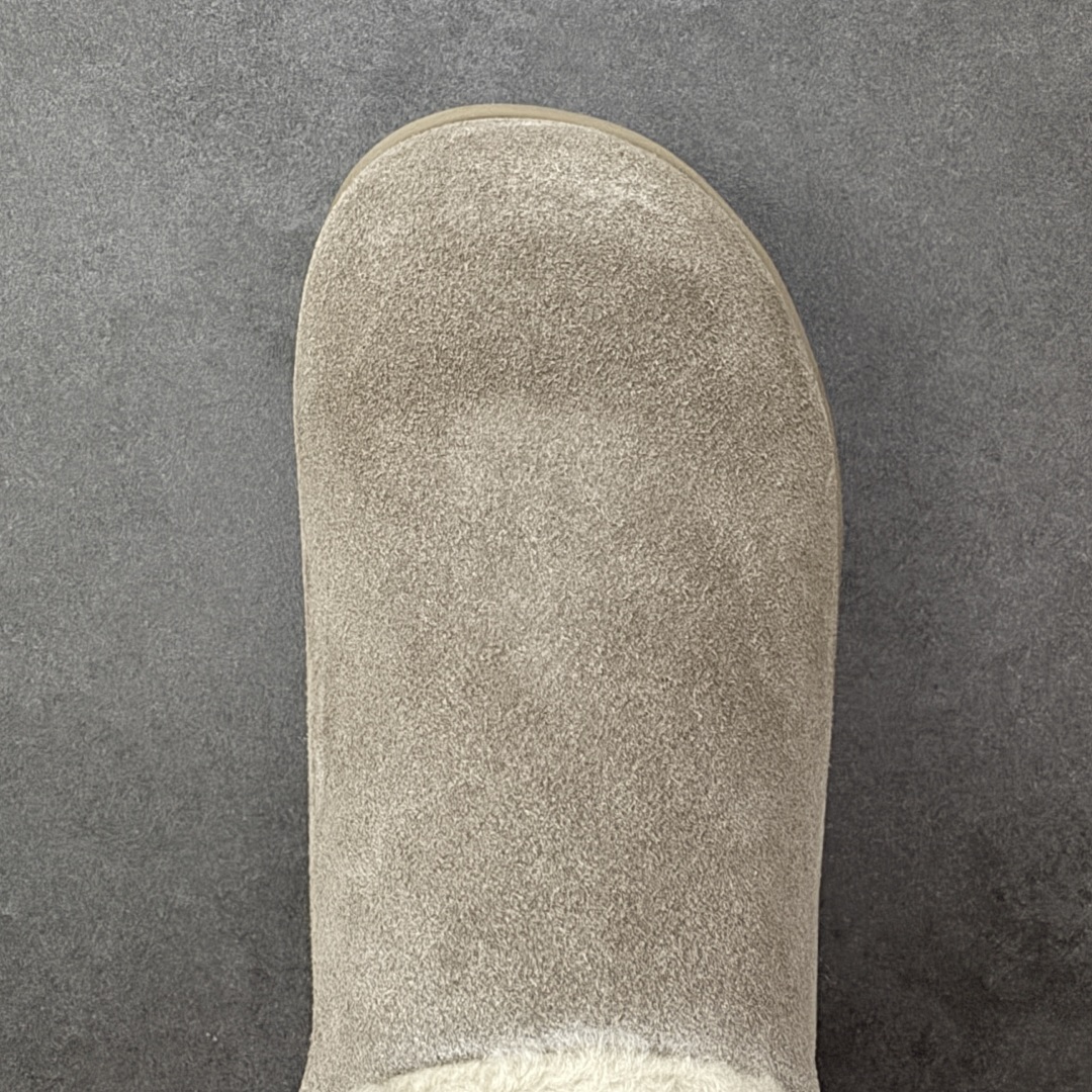 图片[8]-【SP原厂版】UGG 1681 小土豆 半包半拖 秋冬羊皮毛一体雪地靴 市场天花板品质 欢迎对比🆚 全鞋采用ZP同厂 隆丰A级澳洲进口羊皮毛一体 品牌代工厂生产线 完全遵循ZP工艺流程 代工厂原厂版师 秉承无原鞋不开发选择 注重每一处细节 市面最正版型 TREADLITE\”轻翼\”科技外底 轻便/耐用/柔韧/桩型【售后郑重承诺】一个月内若出现重大脱胶/断底等质量问题 直接为您换新！ 尺码：35-40-选品中心