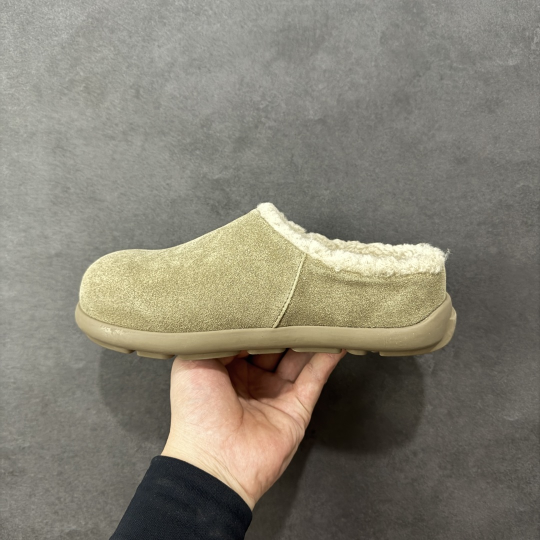 图片[2]-【SP原厂版】UGG 1681 小土豆 半包半拖 秋冬羊皮毛一体雪地靴 市场天花板品质 欢迎对比🆚 全鞋采用ZP同厂 隆丰A级澳洲进口羊皮毛一体 品牌代工厂生产线 完全遵循ZP工艺流程 代工厂原厂版师 秉承无原鞋不开发选择 注重每一处细节 市面最正版型 TREADLITE\”轻翼\”科技外底 轻便/耐用/柔韧/桩型【售后郑重承诺】一个月内若出现重大脱胶/断底等质量问题 直接为您换新！ 尺码：35-40-选品中心