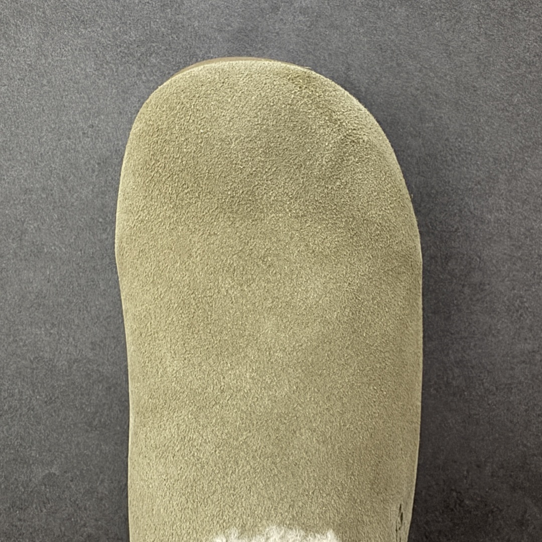 图片[8]-【SP原厂版】UGG 1688 小土豆 全包 秋冬羊皮毛一体雪地靴 市场天花板品质 欢迎对比🆚 全鞋采用ZP同厂 隆丰A级澳洲进口羊皮毛一体 品牌代工厂生产线 完全遵循ZP工艺流程 代工厂原厂版师 秉承无原鞋不开发选择 注重每一处细节 市面最正版型 TREADLITE\”轻翼\”科技外底 轻便/耐用/柔韧/桩型【售后郑重承诺】一个月内若出现重大脱胶/断底等质量问题 直接为您换新！ 尺码：35-40-选品中心