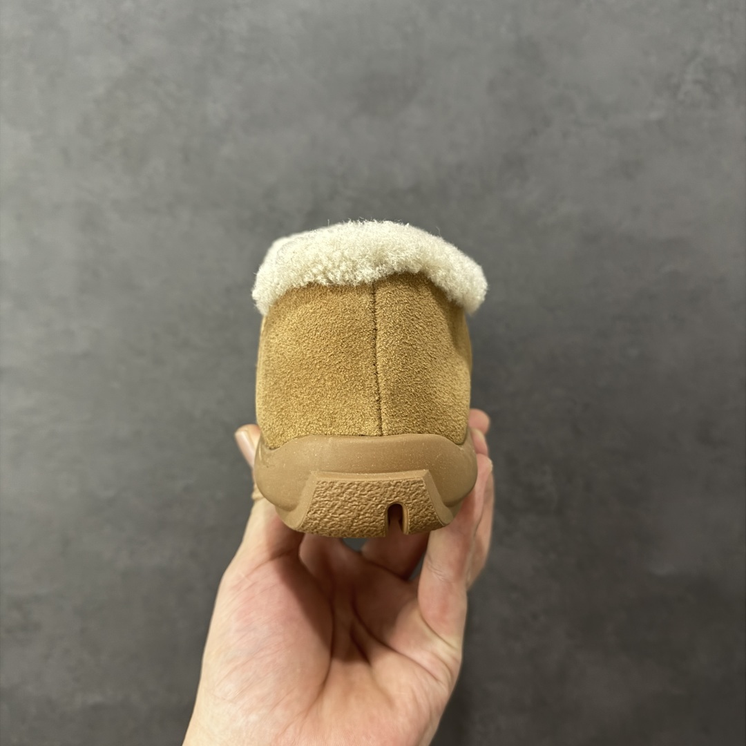 图片[4]-【SP原厂版】UGG 1688 小土豆 全包 秋冬羊皮毛一体雪地靴 市场天花板品质 欢迎对比🆚 全鞋采用ZP同厂 隆丰A级澳洲进口羊皮毛一体 品牌代工厂生产线 完全遵循ZP工艺流程 代工厂原厂版师 秉承无原鞋不开发选择 注重每一处细节 市面最正版型 TREADLITE\”轻翼\”科技外底 轻便/耐用/柔韧/桩型【售后郑重承诺】一个月内若出现重大脱胶/断底等质量问题 直接为您换新！ 尺码：35-40-选品中心