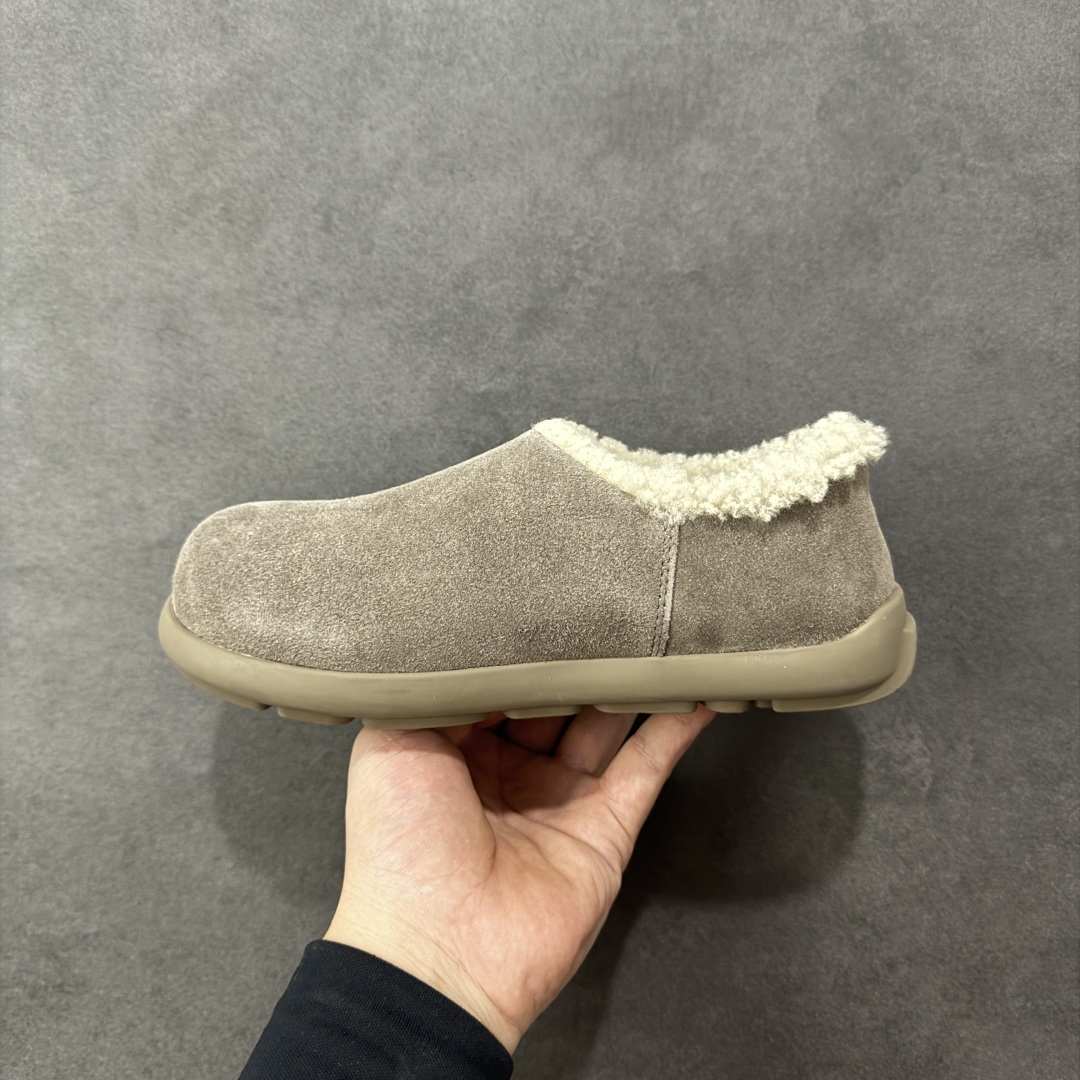 图片[2]-【SP原厂版】UGG 1688 小土豆 全包 秋冬羊皮毛一体雪地靴 市场天花板品质 欢迎对比🆚 全鞋采用ZP同厂 隆丰A级澳洲进口羊皮毛一体 品牌代工厂生产线 完全遵循ZP工艺流程 代工厂原厂版师 秉承无原鞋不开发选择 注重每一处细节 市面最正版型 TREADLITE\”轻翼\”科技外底 轻便/耐用/柔韧/桩型【售后郑重承诺】一个月内若出现重大脱胶/断底等质量问题 直接为您换新！ 尺码：35-40-选品中心