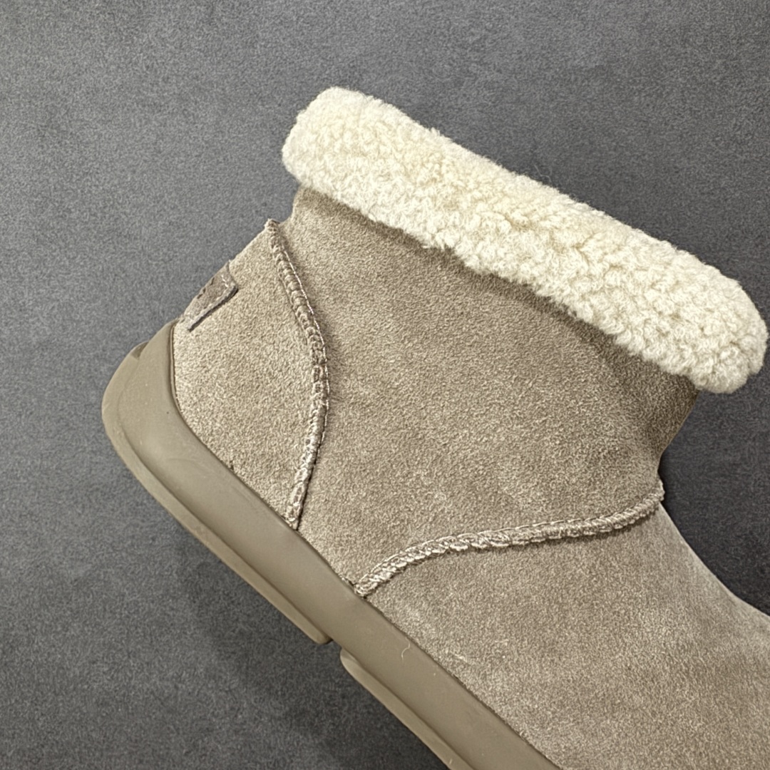 图片[6]-【SP原厂版】UGG 1656 短靴 小土豆 秋冬羊皮毛一体雪地靴 市场天花板品质 欢迎对比🆚 全鞋采用ZP同厂 隆丰A级澳洲进口羊皮毛一体 品牌代工厂生产线 完全遵循ZP工艺流程 代工厂原厂版师 秉承无原鞋不开发选择 注重每一处细节 市面最正版型 TREADLITE\”轻翼\”科技外底 轻便/耐用/柔韧/桩型【售后郑重承诺】一个月内若出现重大脱胶/断底等质量问题 直接为您换新！ 尺码：35-40-选品中心