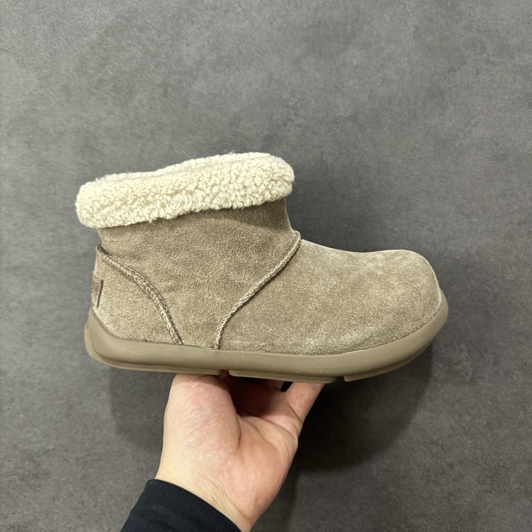 【SP原厂版】UGG 1656 短靴 小土豆 秋冬羊皮毛一体雪地靴 市场天花板品质 欢迎对比🆚 全鞋采用ZP同厂 隆丰A级澳洲进口羊皮毛一体 品牌代工厂生产线 完全遵循ZP工艺流程 代工厂原厂版师 秉承无原鞋不开发选择 注重每一处细节 市面最正版型 TREADLITE\