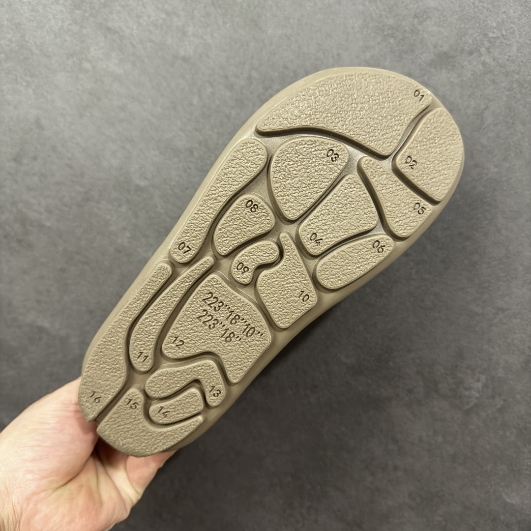 图片[9]-【SP原厂版】UGG 1656 短靴 小土豆 秋冬羊皮毛一体雪地靴 市场天花板品质 欢迎对比🆚 全鞋采用ZP同厂 隆丰A级澳洲进口羊皮毛一体 品牌代工厂生产线 完全遵循ZP工艺流程 代工厂原厂版师 秉承无原鞋不开发选择 注重每一处细节 市面最正版型 TREADLITE\”轻翼\”科技外底 轻便/耐用/柔韧/桩型【售后郑重承诺】一个月内若出现重大脱胶/断底等质量问题 直接为您换新！ 尺码：35-40-选品中心