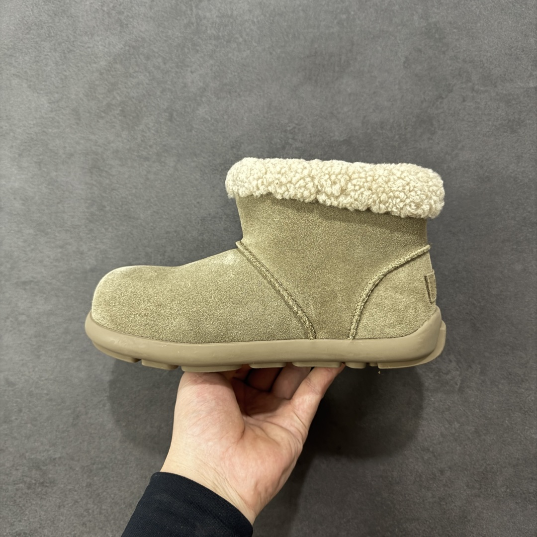 图片[2]-【SP原厂版】UGG 1656 短靴 小土豆 秋冬羊皮毛一体雪地靴 市场天花板品质 欢迎对比🆚 全鞋采用ZP同厂 隆丰A级澳洲进口羊皮毛一体 品牌代工厂生产线 完全遵循ZP工艺流程 代工厂原厂版师 秉承无原鞋不开发选择 注重每一处细节 市面最正版型 TREADLITE\”轻翼\”科技外底 轻便/耐用/柔韧/桩型【售后郑重承诺】一个月内若出现重大脱胶/断底等质量问题 直接为您换新！ 尺码：35-40-选品中心