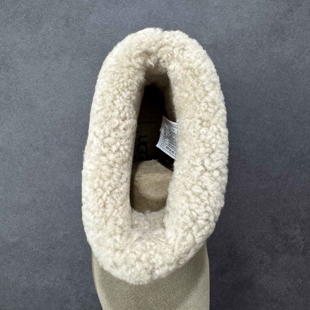 图片[7]-【SP原厂版】UGG 1656 短靴 小土豆 秋冬羊皮毛一体雪地靴 市场天花板品质 欢迎对比🆚 全鞋采用ZP同厂 隆丰A级澳洲进口羊皮毛一体 品牌代工厂生产线 完全遵循ZP工艺流程 代工厂原厂版师 秉承无原鞋不开发选择 注重每一处细节 市面最正版型 TREADLITE\”轻翼\”科技外底 轻便/耐用/柔韧/桩型【售后郑重承诺】一个月内若出现重大脱胶/断底等质量问题 直接为您换新！ 尺码：35-40-选品中心