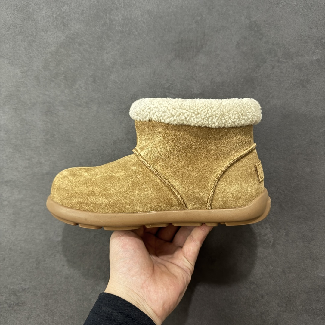 图片[2]-【SP原厂版】UGG 1656 短靴 小土豆 秋冬羊皮毛一体雪地靴 市场天花板品质 欢迎对比🆚 全鞋采用ZP同厂 隆丰A级澳洲进口羊皮毛一体 品牌代工厂生产线 完全遵循ZP工艺流程 代工厂原厂版师 秉承无原鞋不开发选择 注重每一处细节 市面最正版型 TREADLITE\”轻翼\”科技外底 轻便/耐用/柔韧/桩型【售后郑重承诺】一个月内若出现重大脱胶/断底等质量问题 直接为您换新！ 尺码：35-40-选品中心