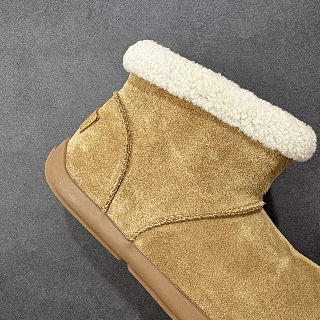 图片[6]-【SP原厂版】UGG 1656 短靴 小土豆 秋冬羊皮毛一体雪地靴 市场天花板品质 欢迎对比🆚 全鞋采用ZP同厂 隆丰A级澳洲进口羊皮毛一体 品牌代工厂生产线 完全遵循ZP工艺流程 代工厂原厂版师 秉承无原鞋不开发选择 注重每一处细节 市面最正版型 TREADLITE\”轻翼\”科技外底 轻便/耐用/柔韧/桩型【售后郑重承诺】一个月内若出现重大脱胶/断底等质量问题 直接为您换新！ 尺码：35-40-选品中心