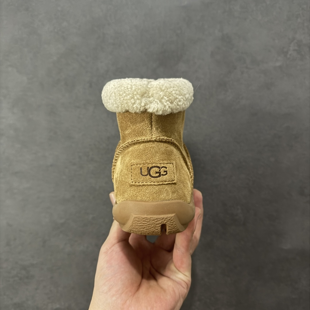 图片[4]-【SP原厂版】UGG 1656 短靴 小土豆 秋冬羊皮毛一体雪地靴 市场天花板品质 欢迎对比🆚 全鞋采用ZP同厂 隆丰A级澳洲进口羊皮毛一体 品牌代工厂生产线 完全遵循ZP工艺流程 代工厂原厂版师 秉承无原鞋不开发选择 注重每一处细节 市面最正版型 TREADLITE\”轻翼\”科技外底 轻便/耐用/柔韧/桩型【售后郑重承诺】一个月内若出现重大脱胶/断底等质量问题 直接为您换新！ 尺码：35-40-选品中心