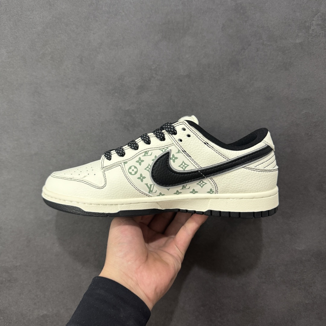 图片[2]-【定制版】Nike SB Dunk Low LV联名 印花米黑勾 高端定制 低帮休闲板鞋  #定制鞋盒 大厂纯原品质出货 超高清洁度 皮料切割干净无任何毛边 细节完美 货号：HH7518-095  尺码：36 36.5 37.5 38 38.5 39 40 40.5 41 42 42.5 43 44 44.5 45-选品中心