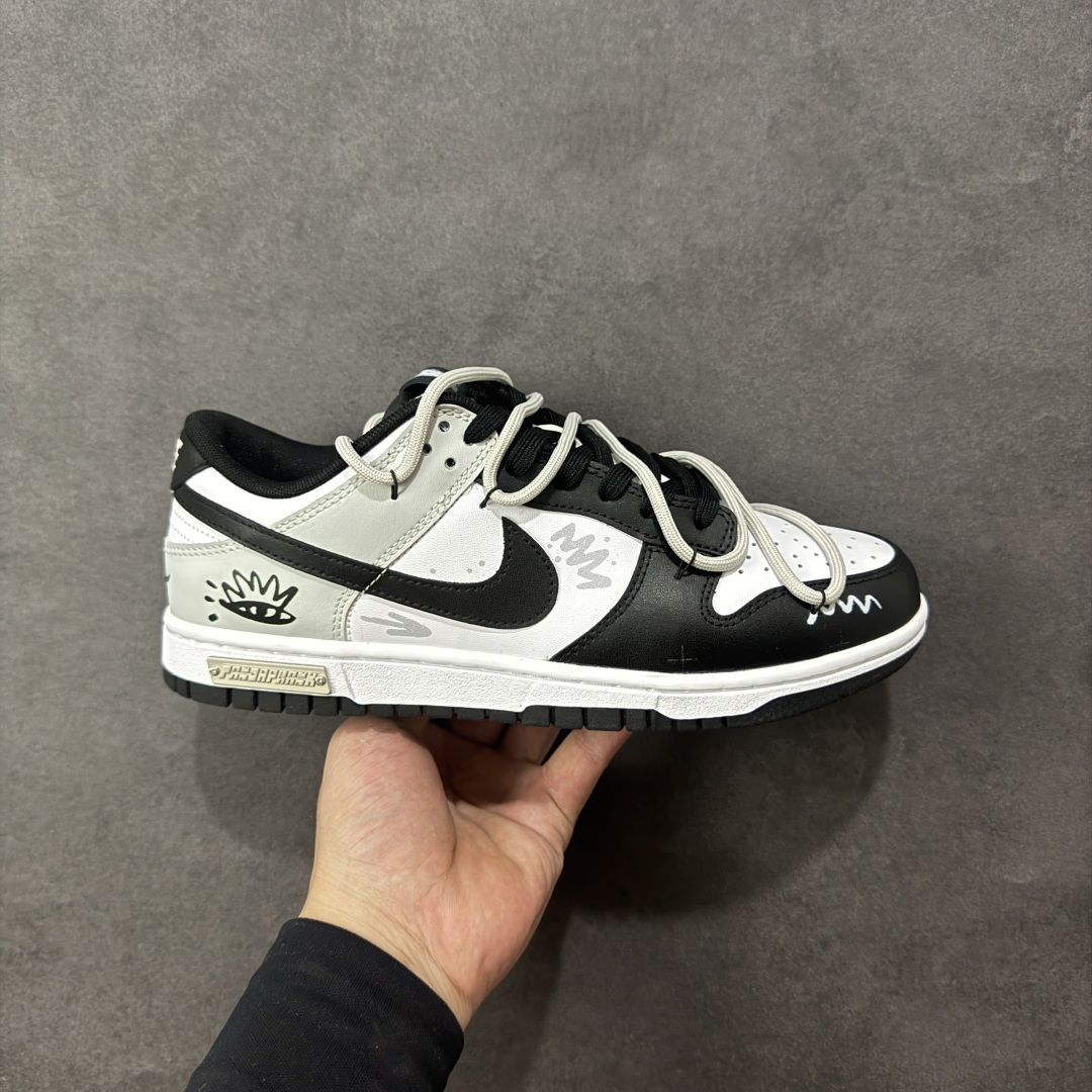 【定制版】Nike SB Dunk Low 绑带 周年高端定制 低帮休闲板鞋 DD1391-100  #定制鞋盒 超高清洁度 皮料切割干净无任何毛边 细节完美   尺码：40 40.5 41 42 42.5 43 44 44.5 45 46 编码：HXSB330340-选品中心