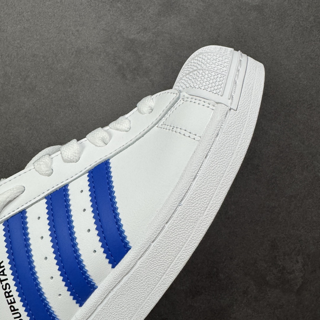 图片[5]-【H11纯原】adidas originals Superstar 2 舒适百搭 轻便透气 低帮板鞋 超经典的贝壳鞋款全新升级啦 加宽了鞋带的设计，鞋口的海绵填充的也更多 鞋底上脚更柔软 欢迎来感受一下2.0贝壳头板鞋 #独家原盒 原底原料 开模打造 #原厂织唛鞋标 高精密准度 #原楦原纸板开发 匹配原版98%以上 #后跟垫棉独家呈现 反口里弧度正确 #原厂鞋垫 背胶 后跟电绣针数 与正品一致 #原厂皮料 原厂车缝线 质感无敌 #皮料切割干净 无任何毛边 清洁度细节完美 货号：JQ4729 尺码：35.5 36 36.5 37.5 38 38.5 39 40-选品中心