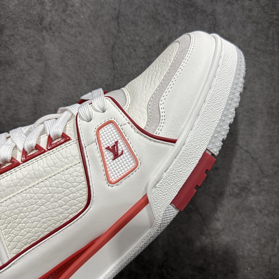 图片[6]-【专柜版/海淘代购版】 现货当天可取 LV Trainer系列高奢运动鞋 限定款 新款芯片顶级 潮人必备单品 同步ZP官网空胶工艺 鞋舌、挂饰均镶嵌NFC芯片感应装置 正确胶片断点式设计 中底正确还原原版油印字母比例 1：1原楦格板、楦头、刀磨全新升级！ 独家订制顶级压纹麂皮 原版开模TPU大底 质感原版一致 垫脚聚米微料加透气英伦网布 披靡市场任何版本！细节完美呈现！ 代购指定版本 全新升级最新双盒包装 扫码秒进官网！ 全套包装配件同比原版 尺码： 38-46-选品中心