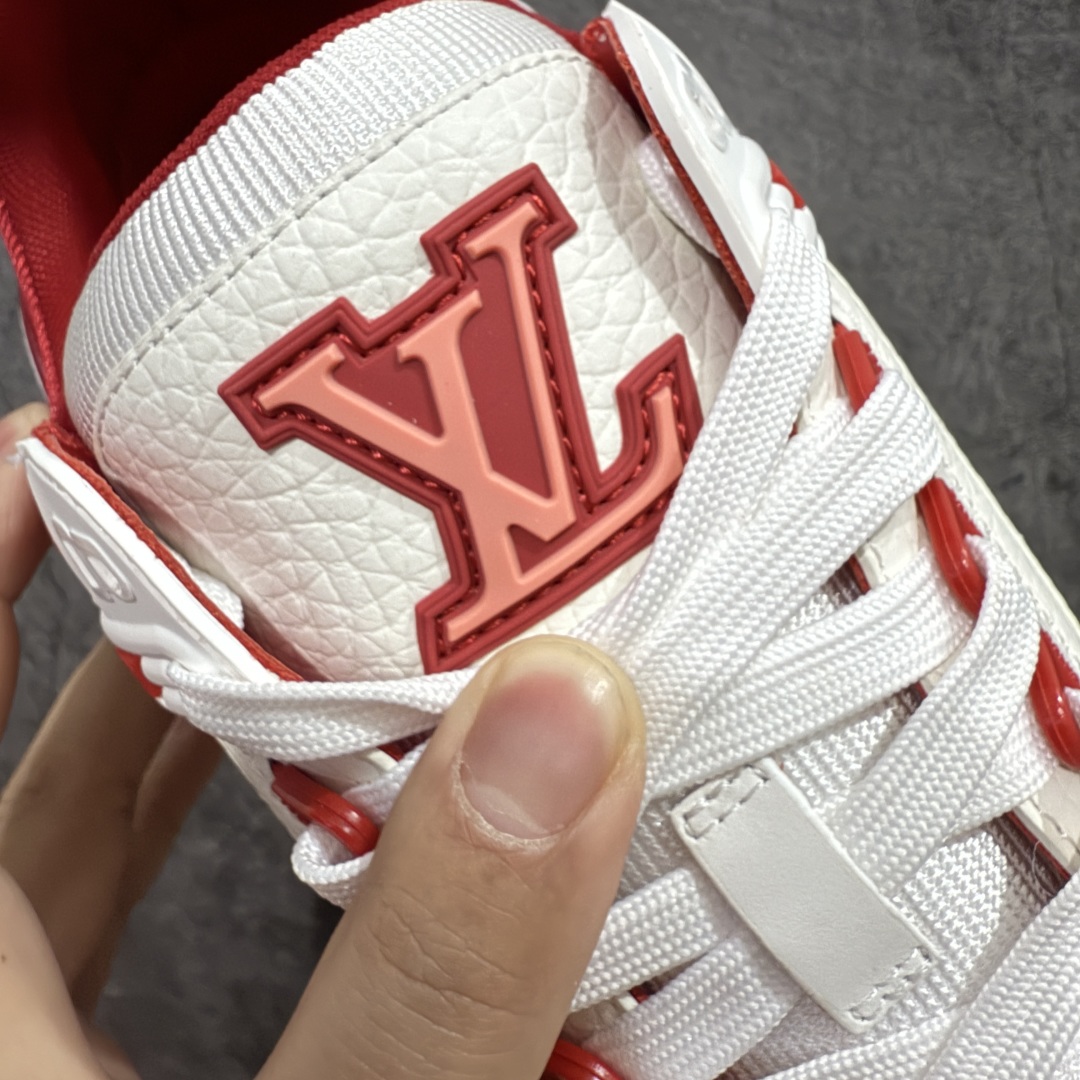 图片[6]-【专柜版/海淘代购版】 现货当天可取 LV Trainer系列高奢运动鞋 限定款 新款芯片顶级 潮人必备单品 同步ZP官网空胶工艺 鞋舌、挂饰均镶嵌NFC芯片感应装置 正确胶片断点式设计 中底正确还原原版油印字母比例 1：1原楦格板、楦头、刀磨全新升级！ 独家订制顶级压纹麂皮 原版开模TPU大底 质感原版一致 垫脚聚米微料加透气英伦网布 披靡市场任何版本！细节完美呈现！ 代购指定版本 全新升级最新双盒包装 扫码秒进官网！ 全套包装配件同比原版 尺码： 38-46-选品中心