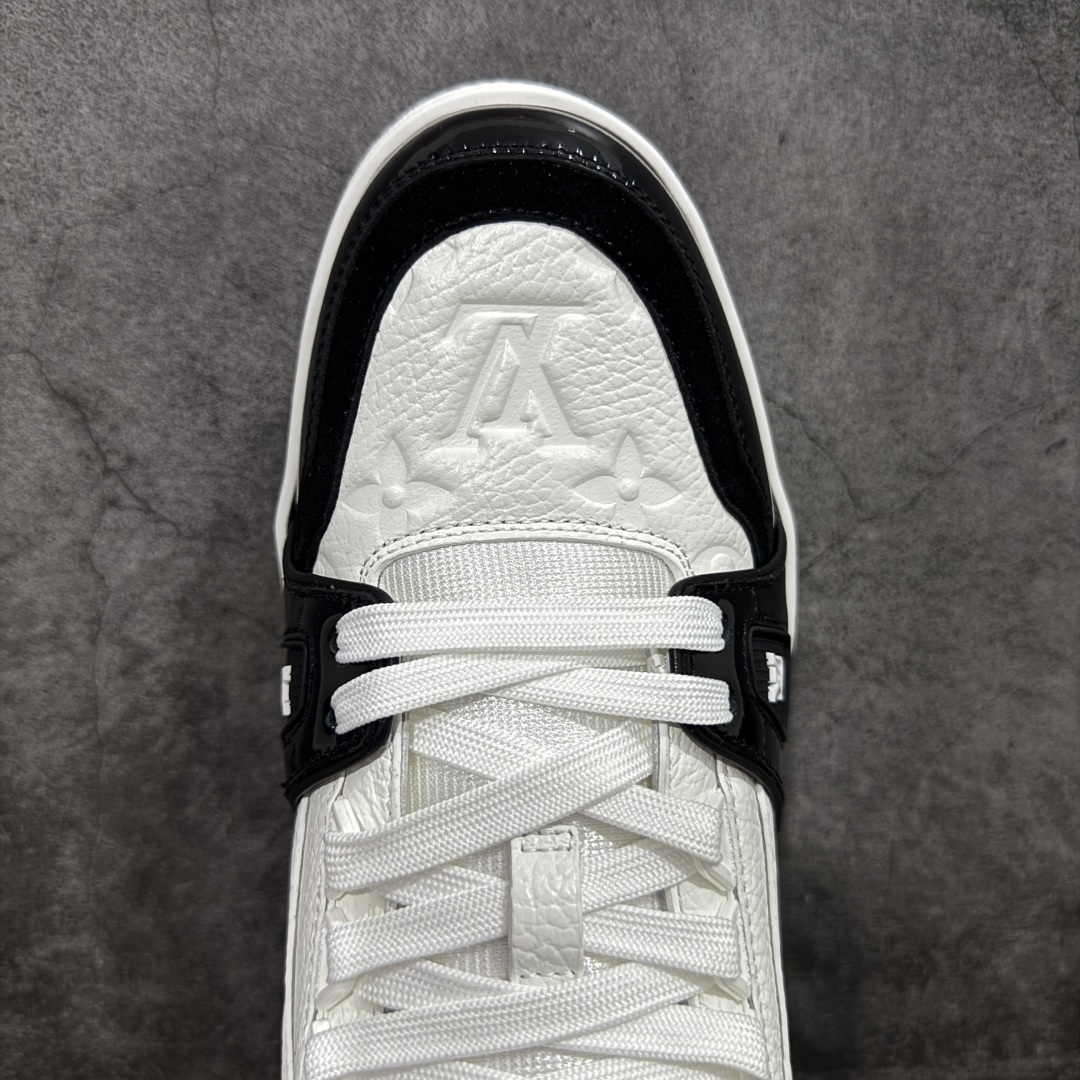 图片[5]-【专柜版/海淘代购版】 现货当天可取 LV Trainer系列高奢运动鞋 限定款 新款芯片顶级 潮人必备单品 同步ZP官网空胶工艺 鞋舌、挂饰均镶嵌NFC芯片感应装置 正确胶片断点式设计 中底正确还原原版油印字母比例 1：1原楦格板、楦头、刀磨全新升级！ 独家订制顶级压纹麂皮 原版开模TPU大底 质感原版一致 垫脚聚米微料加透气英伦网布 披靡市场任何版本！细节完美呈现！ 代购指定版本 全新升级最新双盒包装 扫码秒进官网！ 全套包装配件同比原版 尺码： 38-46-选品中心