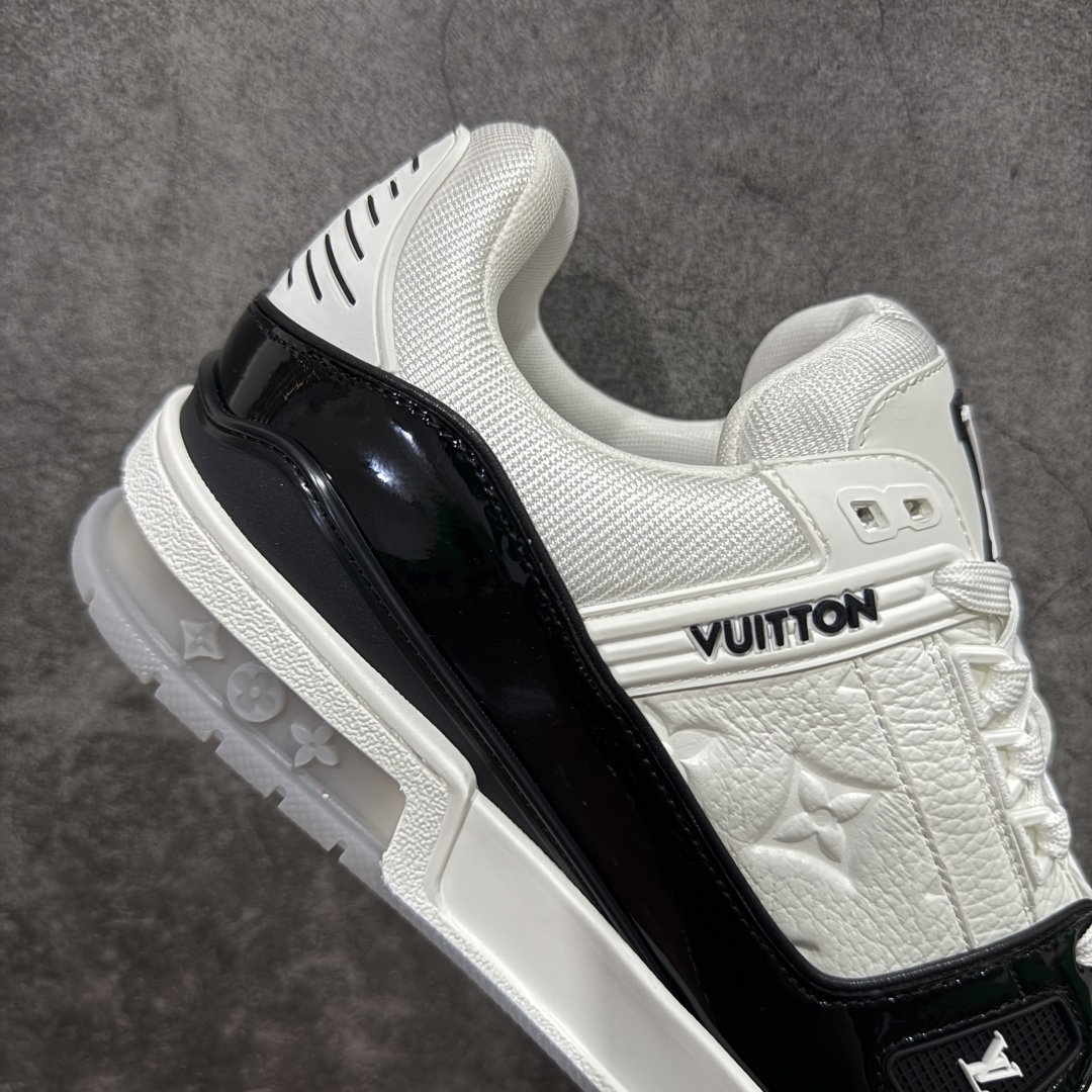 图片[7]-【专柜版/海淘代购版】 现货当天可取 LV Trainer系列高奢运动鞋 限定款 新款芯片顶级 潮人必备单品 同步ZP官网空胶工艺 鞋舌、挂饰均镶嵌NFC芯片感应装置 正确胶片断点式设计 中底正确还原原版油印字母比例 1：1原楦格板、楦头、刀磨全新升级！ 独家订制顶级压纹麂皮 原版开模TPU大底 质感原版一致 垫脚聚米微料加透气英伦网布 披靡市场任何版本！细节完美呈现！ 代购指定版本 全新升级最新双盒包装 扫码秒进官网！ 全套包装配件同比原版 尺码： 38-46-选品中心