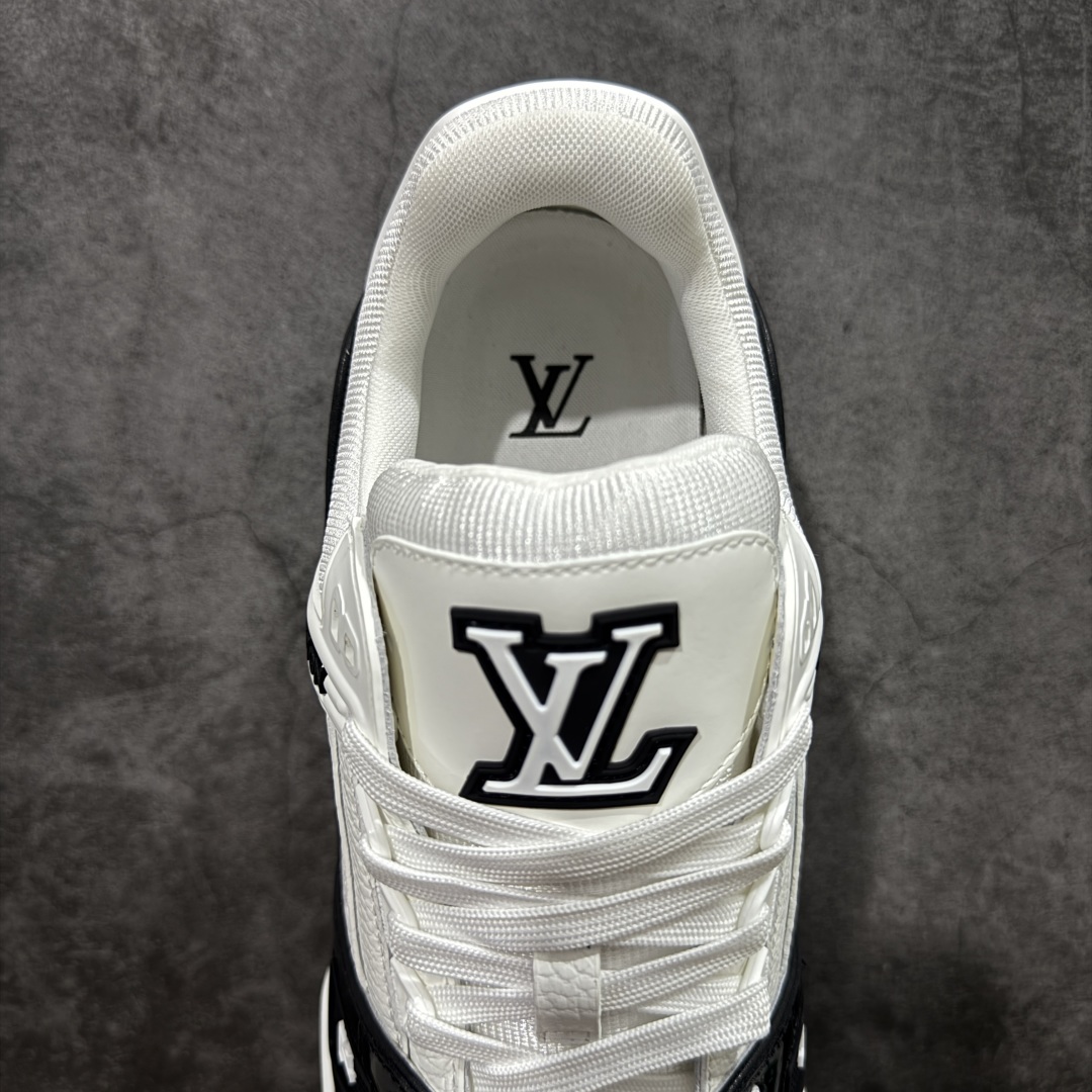 图片[8]-【专柜版/海淘代购版】 现货当天可取 LV Trainer系列高奢运动鞋 限定款 新款芯片顶级 潮人必备单品 同步ZP官网空胶工艺 鞋舌、挂饰均镶嵌NFC芯片感应装置 正确胶片断点式设计 中底正确还原原版油印字母比例 1：1原楦格板、楦头、刀磨全新升级！ 独家订制顶级压纹麂皮 原版开模TPU大底 质感原版一致 垫脚聚米微料加透气英伦网布 披靡市场任何版本！细节完美呈现！ 代购指定版本 全新升级最新双盒包装 扫码秒进官网！ 全套包装配件同比原版 尺码： 38-46-选品中心