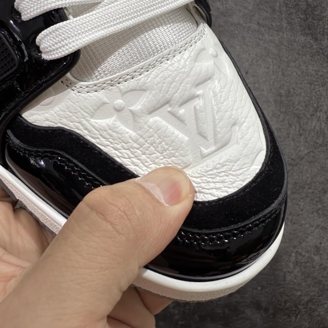 图片[5]-【专柜版/海淘代购版】 现货当天可取 LV Trainer系列高奢运动鞋 限定款 新款芯片顶级 潮人必备单品 同步ZP官网空胶工艺 鞋舌、挂饰均镶嵌NFC芯片感应装置 正确胶片断点式设计 中底正确还原原版油印字母比例 1：1原楦格板、楦头、刀磨全新升级！ 独家订制顶级压纹麂皮 原版开模TPU大底 质感原版一致 垫脚聚米微料加透气英伦网布 披靡市场任何版本！细节完美呈现！ 代购指定版本 全新升级最新双盒包装 扫码秒进官网！ 全套包装配件同比原版 尺码： 38-46-选品中心