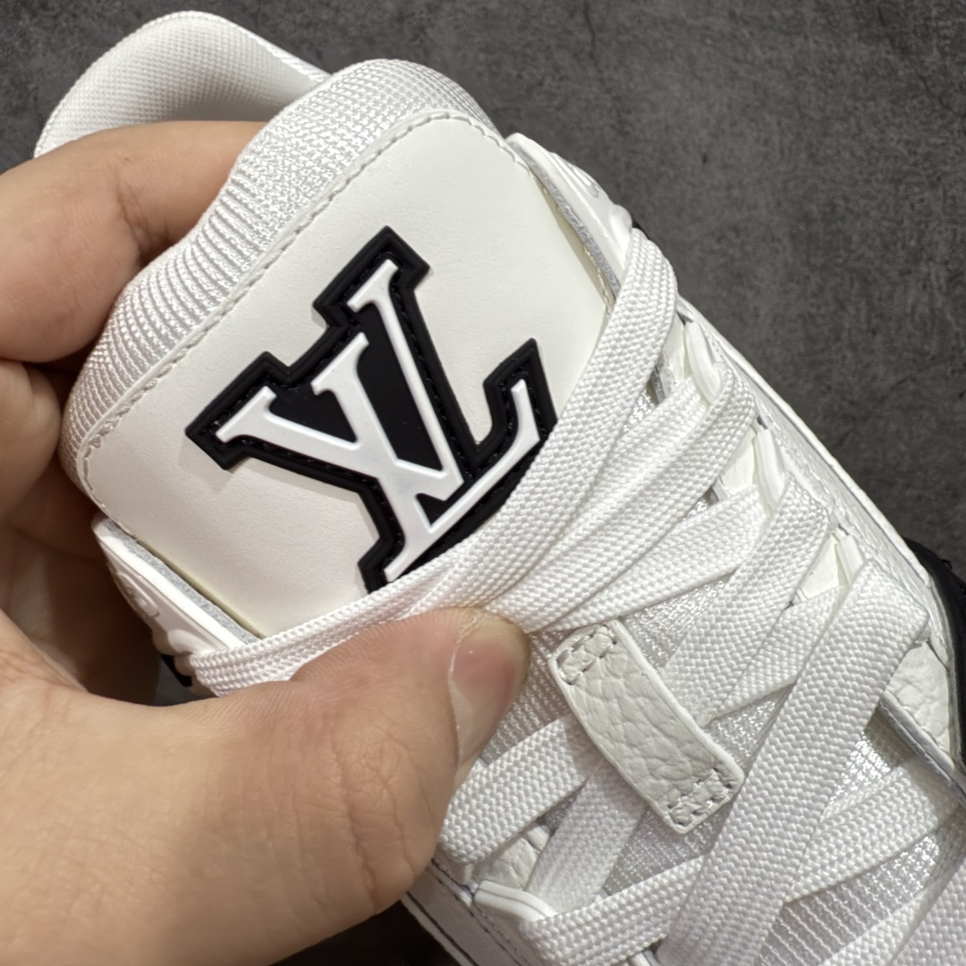 图片[6]-【专柜版/海淘代购版】 现货当天可取 LV Trainer系列高奢运动鞋 限定款 新款芯片顶级 潮人必备单品 同步ZP官网空胶工艺 鞋舌、挂饰均镶嵌NFC芯片感应装置 正确胶片断点式设计 中底正确还原原版油印字母比例 1：1原楦格板、楦头、刀磨全新升级！ 独家订制顶级压纹麂皮 原版开模TPU大底 质感原版一致 垫脚聚米微料加透气英伦网布 披靡市场任何版本！细节完美呈现！ 代购指定版本 全新升级最新双盒包装 扫码秒进官网！ 全套包装配件同比原版 尺码： 38-46-选品中心