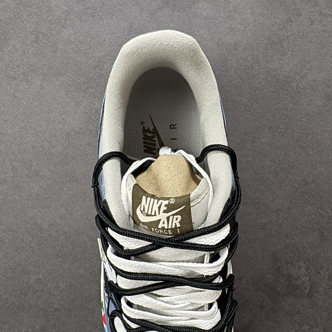 图片[7]-【定制版】Nike Air Force 1\’07 Low \”Color Fission\” 手绘涂鸦 色彩裂变 空军一号低帮休闲板鞋  #配色以灰、蓝、白的主色调如同艺术画布，泼墨般的色彩裂变效果打破常规，鞋身的“Still Woozy”艺术字体与鞋侧Swoosh、中底泼墨细节呼应，将随性的艺术表达注入鞋款灵魂 货号：XL2312-101  尺码：36 36.5 37.5 38 38.5 39 40 40.5 41 42 42.5 43 44 44.5 45 编码：HXSA310320-选品中心