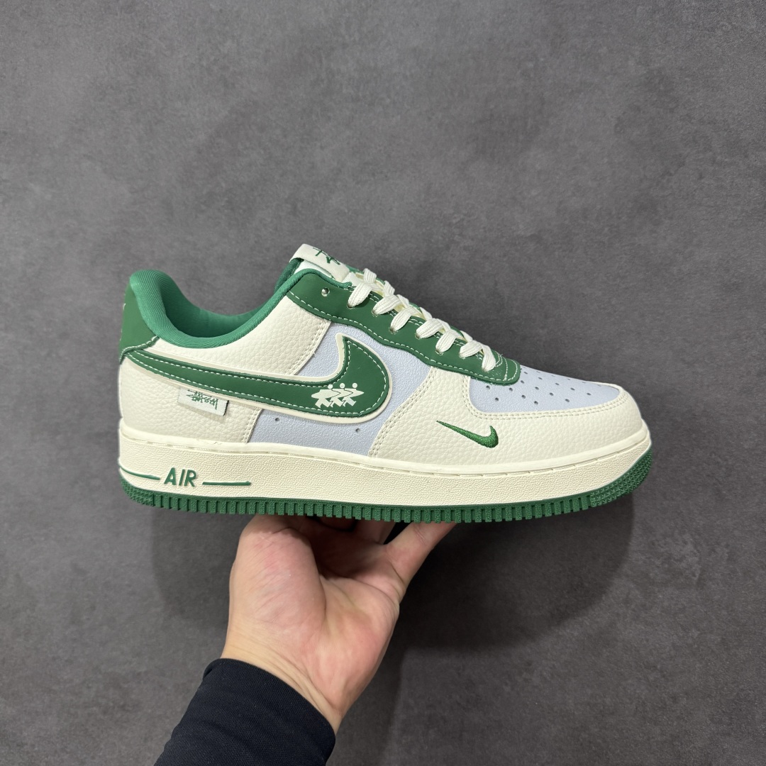 【定制版】Nike Air Force 1\'07 Low 斯图西联名 米绿勾 空军一号低帮休闲板鞋  #原楦头原纸板 原装鞋盒 定制五金配件 内置全掌气垫 原厂鞋底 货号：DD1982-305  尺码：36 36.5 37.5 38 38.5 39 40 40.5 41 42 42.5 43 44 44.5 45 编码：HXSA310320-选品中心