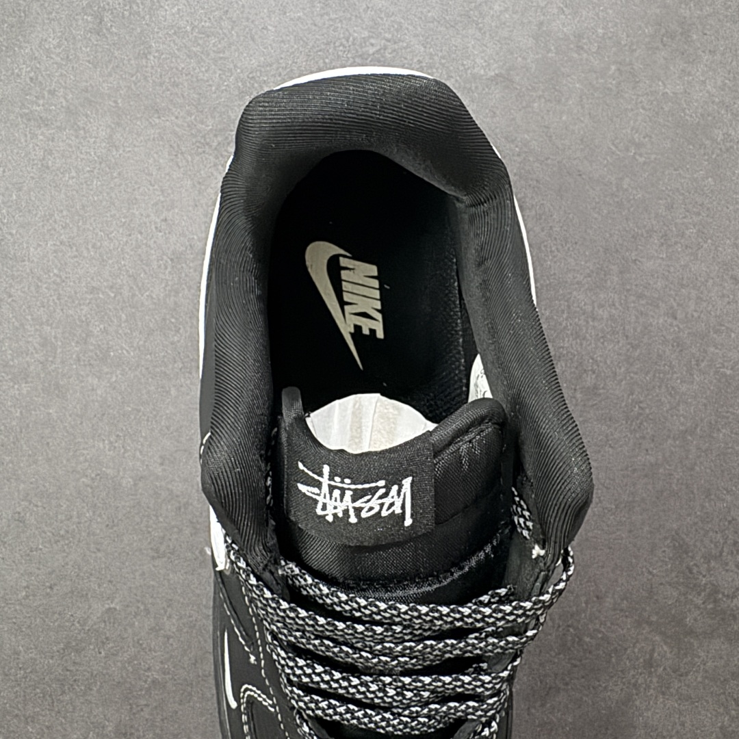 图片[7]-【定制版】Stussy x Nike Air Force 1 Low 斯图西 x 耐克 空军一号 低帮 联名黑白勾 鞋身整体以黑色皮革打造搭配黑色框架覆盖层，设计独特且充满时尚感；鞋身两侧Swoosh Logo采用白色点缀并以镭射进行描边，后跟装饰片使用白色制作，鞋头处迷你Swoosh Logo采用白色妆点，鞋舌上以Stussy字样呈现，后跟Nike Swoosh Logo及Air辅以黑色刺绣打造，后跟侧方绣有Stussy字样，彰显联名身份；最后以黑色中底搭配同色橡胶外底完善整体设计收尾。 货号：DD1982-317 尺码：36 36.5 37.5 38 38.5 39 40 40.5 41 42 42.5 43 44 44.5 45 编码：HXSB310320-选品中心