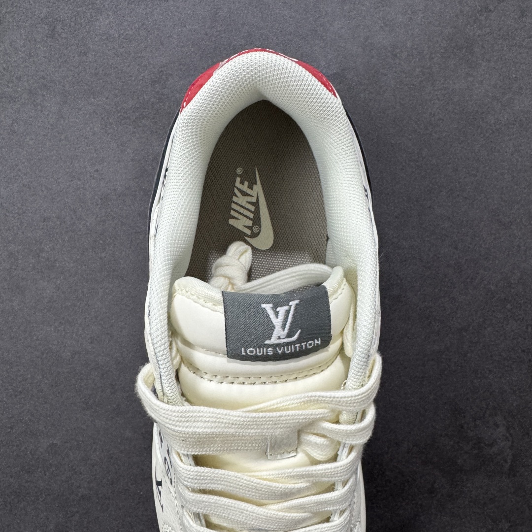 图片[7]-【定制版】Nike SB Dunk Low“ LV联名——米黑红印花” 周年高端定制 低帮休闲板鞋 定制鞋盒 大厂纯原品质出货 超高清洁度 皮料切割干净无任何毛边 细节完美 货号：HT5088-609 尺码：36 36.5 37.5 38 38.5 39 40 40.5 41 42 42.5 43 44 44.5 45 编码：HXSB330340-选品中心