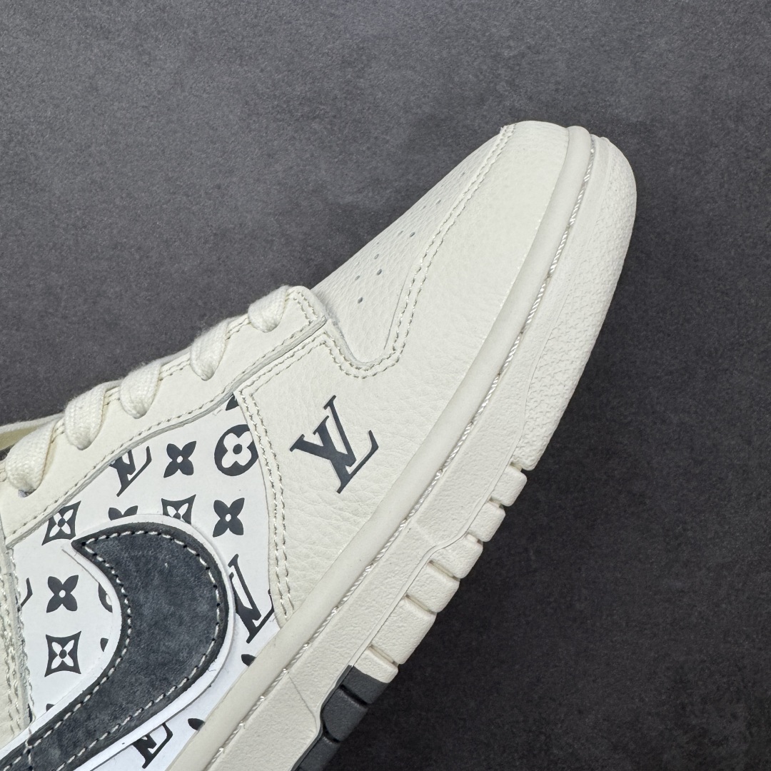 图片[5]-【定制版】Nike SB Dunk Low“ LV联名——米黑红印花” 周年高端定制 低帮休闲板鞋 定制鞋盒 大厂纯原品质出货 超高清洁度 皮料切割干净无任何毛边 细节完美 货号：HT5088-609 尺码：36 36.5 37.5 38 38.5 39 40 40.5 41 42 42.5 43 44 44.5 45 编码：HXSB330340-选品中心