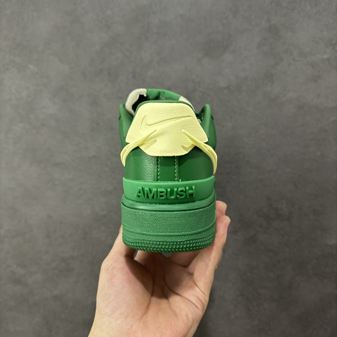 图片[4]-福利特价【GQ福利】Ambush x Nike Air Force 1‘07 Low 耐克 空军一号联名 低帮休闲板鞋 鞋款鞋身以及内衬均采用了纯色皮革打造 标志性的超大Swoosh依旧采用了突出鞋面的造型 鞋舌标签也带有LOGO 鞋带顶端还带有特殊的鞋带扣设计 后跟处搭载了TPU设计 尺码：36 36.5 37.5 38 38.5 39 40 40.5 41 42 42.5 43 44 45 编码：GQA180190-选品中心