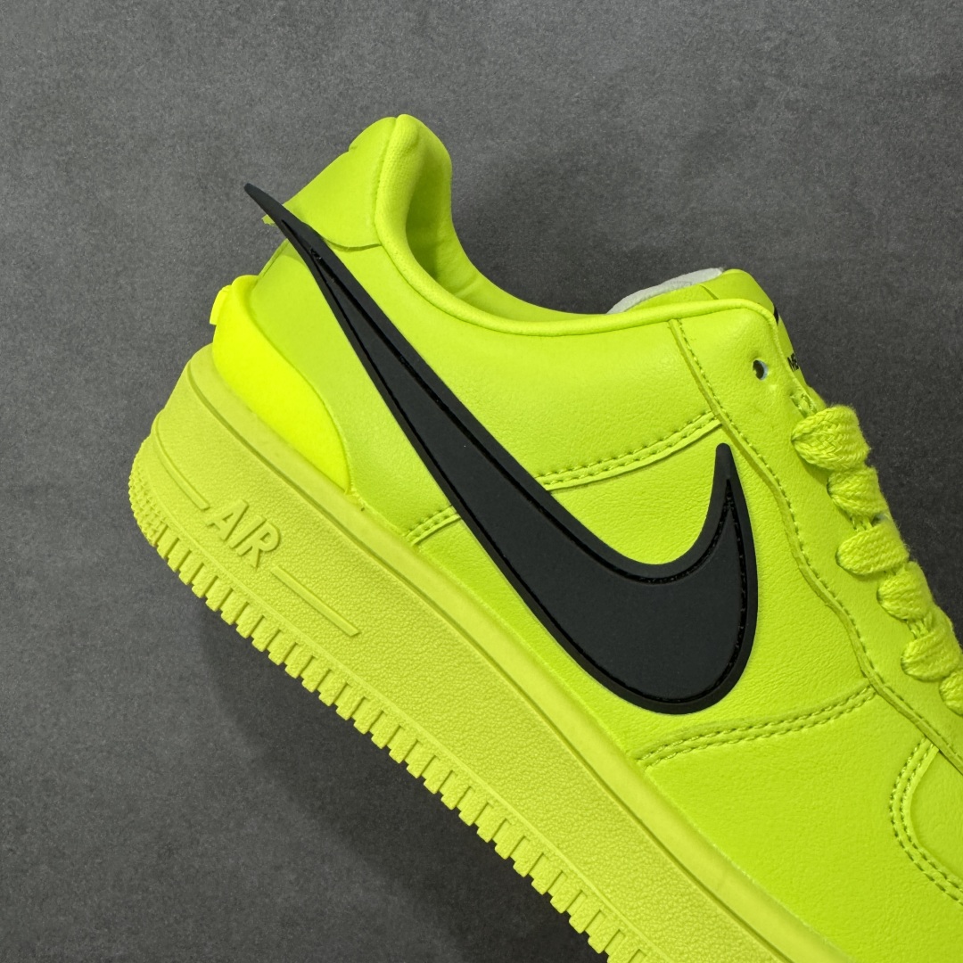 图片[6]-福利特价【GQ福利】Ambush x Nike Air Force 1‘07 Low 耐克 空军一号联名 低帮休闲板鞋 鞋款鞋身以及内衬均采用了纯色皮革打造 标志性的超大Swoosh依旧采用了突出鞋面的造型 鞋舌标签也带有LOGO 鞋带顶端还带有特殊的鞋带扣设计 后跟处搭载了TPU设计 尺码：36 36.5 37.5 38 38.5 39 40 40.5 41 42 42.5 43 44 45 编码：GQA180190-选品中心
