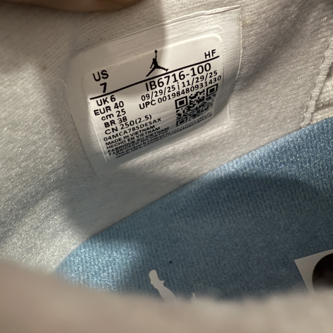 图片[8]-【KZ纯原】Air Jordan 4 Denim \”Worn Blue\” AJ4 乔4水洗丹宁 IB6716-100  大厂纯原出品 正确细节 原材料打造 价格不杀猪 整双鞋采用深浅双色水洗丹宁面料覆盖鞋身，刻意保留粗犷车缝线与毛边做旧细节，营造自然磨损的复古韵味。  尺码：36 36.5 37.5 38 38.5 39 40 40.5 41 42 42.5 43 44 44.5 45 46 47.5-选品中心