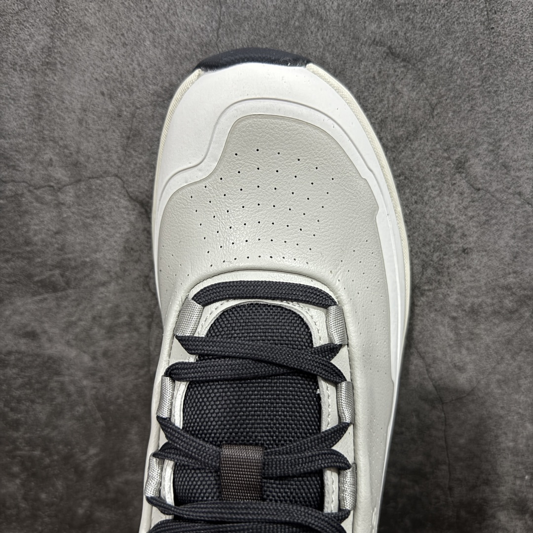 图片[5]-【莞产纯原】可隆KOLON SPORT 户外舒适柔软 防水支撑轻便回弹 低帮 徒步鞋 男款 白黑色 脚感软到像踩云朵☁️—鞋面柔软贴合脚型，走石子路也不硌脚；防滑V黄金大底纹路深似锯齿，泥地、陡坡都稳稳拿捏，下雨天也不怕打滑。黑色耐脏又百搭，日常穿去上班是低调质感，进山徒步是可靠装备，从城市到山野，一双鞋承包所有 “出走计划” 尺码：39-44-选品中心