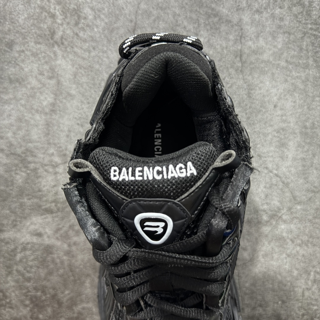 图片[8]-【Good纯原福利】Balenciaga Runner 巴黎世家七代复古老爹鞋 原市场5-600的货 顶级大厂出品 份量十足 售前售后保障到底 可退换 工厂白菜价清库存 价格相当给力 强推💪🏻 #全套原纸板楦头开发 #原盒原配 正确字体电绣 粗细、位置、大小正确 侧边TPU 透气孔匹配意产原版 #正确气垫分离大底 TPU软底 #原版一致大底LOGO 立体感十足 #原厂皮料水洗做旧 原厂纱网 外底正面压印BB标识 由176块饰片拼接而成的铰接式鞋面 侧面配金属质感网眼布 内面配有额外金属光泽饰件 包含1副鞋带和1副备用鞋带 后帮配有拉环鞋提 动态鞋底设计 为双脚带来后续的助力 尺码：35 36 37 38 39 40 41 42 43 44 45-选品中心