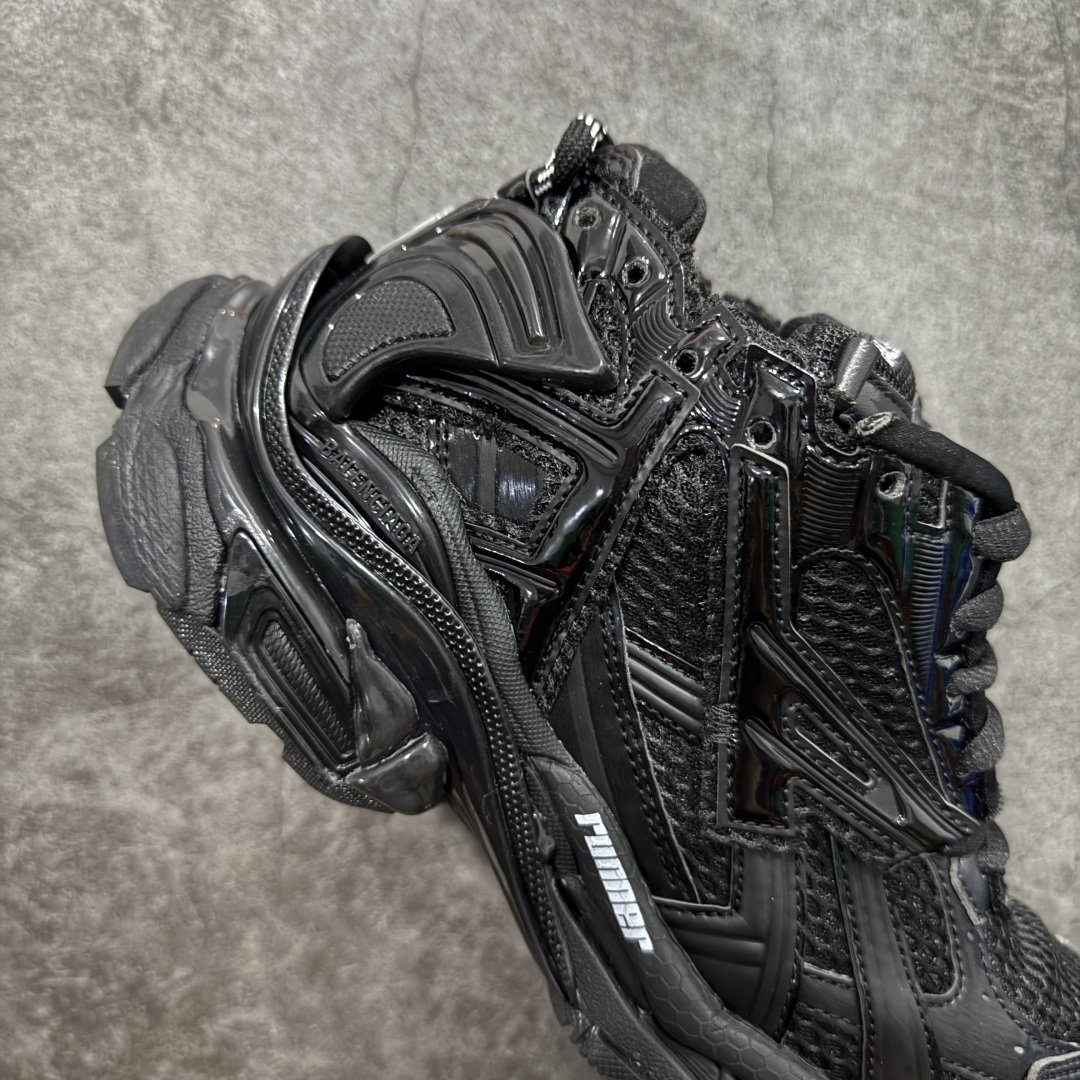 图片[7]-【Good纯原福利】Balenciaga Runner 巴黎世家七代复古老爹鞋 原市场5-600的货 顶级大厂出品 份量十足 售前售后保障到底 可退换 工厂白菜价清库存 价格相当给力 强推💪🏻 #全套原纸板楦头开发 #原盒原配 正确字体电绣 粗细、位置、大小正确 侧边TPU 透气孔匹配意产原版 #正确气垫分离大底 TPU软底 #原版一致大底LOGO 立体感十足 #原厂皮料水洗做旧 原厂纱网 外底正面压印BB标识 由176块饰片拼接而成的铰接式鞋面 侧面配金属质感网眼布 内面配有额外金属光泽饰件 包含1副鞋带和1副备用鞋带 后帮配有拉环鞋提 动态鞋底设计 为双脚带来后续的助力 尺码：35 36 37 38 39 40 41 42 43 44 45-选品中心