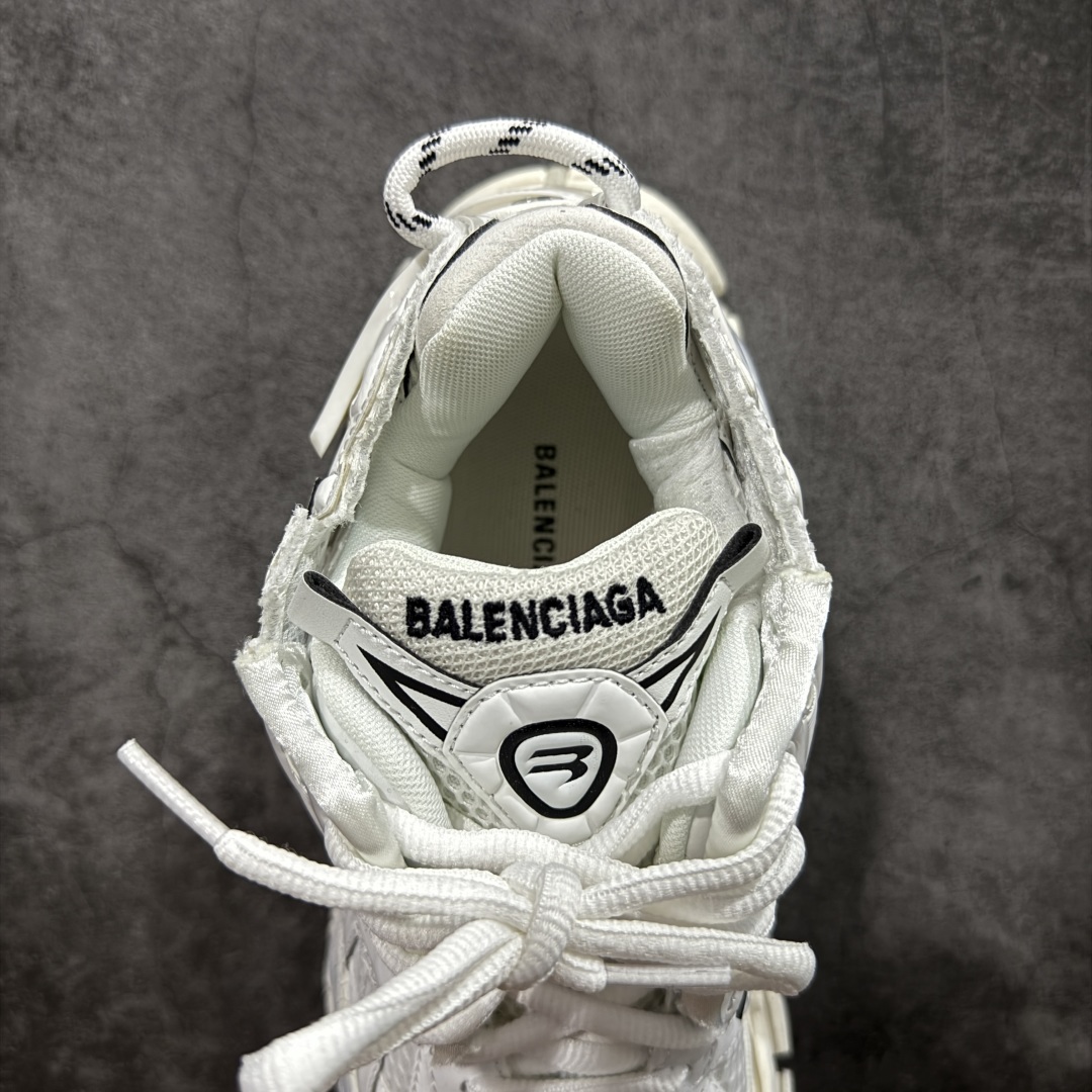 图片[8]-【Good纯原福利】Balenciaga Runner 巴黎世家七代复古老爹鞋 原市场5-600的货 顶级大厂出品 份量十足 售前售后保障到底 可退换 工厂白菜价清库存 价格相当给力 强推💪🏻 #全套原纸板楦头开发 #原盒原配 正确字体电绣 粗细、位置、大小正确 侧边TPU 透气孔匹配意产原版 #正确气垫分离大底 TPU软底 #原版一致大底LOGO 立体感十足 #原厂皮料水洗做旧 原厂纱网 外底正面压印BB标识 由176块饰片拼接而成的铰接式鞋面 侧面配金属质感网眼布 内面配有额外金属光泽饰件 包含1副鞋带和1副备用鞋带 后帮配有拉环鞋提 动态鞋底设计 为双脚带来后续的助力 尺码：35 36 37 38 39 40 41 42 43 44 45-选品中心