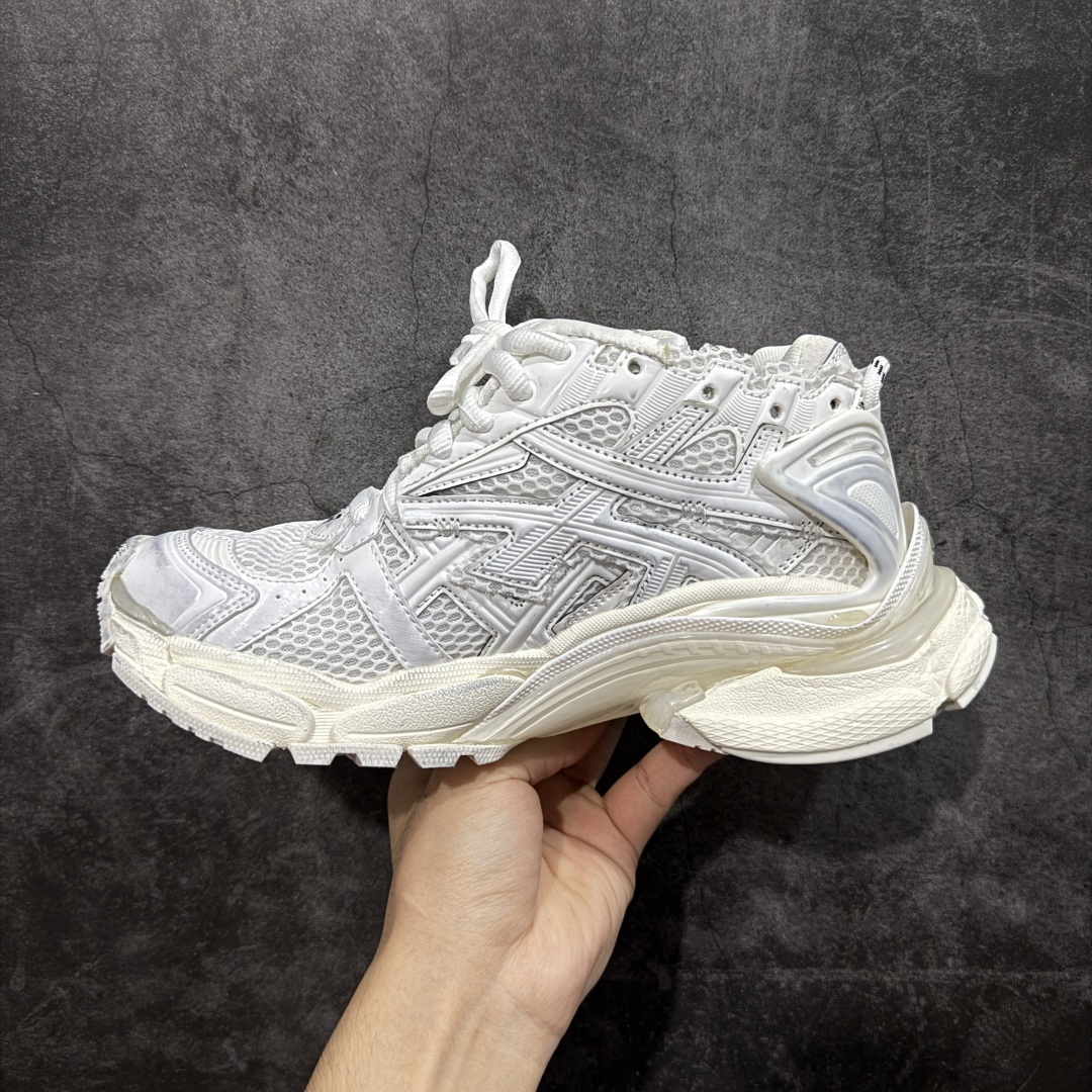 图片[2]-【Good纯原福利】Balenciaga Runner 巴黎世家七代复古老爹鞋 原市场5-600的货 顶级大厂出品 份量十足 售前售后保障到底 可退换 工厂白菜价清库存 价格相当给力 强推💪🏻 #全套原纸板楦头开发 #原盒原配 正确字体电绣 粗细、位置、大小正确 侧边TPU 透气孔匹配意产原版 #正确气垫分离大底 TPU软底 #原版一致大底LOGO 立体感十足 #原厂皮料水洗做旧 原厂纱网 外底正面压印BB标识 由176块饰片拼接而成的铰接式鞋面 侧面配金属质感网眼布 内面配有额外金属光泽饰件 包含1副鞋带和1副备用鞋带 后帮配有拉环鞋提 动态鞋底设计 为双脚带来后续的助力 尺码：35 36 37 38 39 40 41 42 43 44 45-选品中心