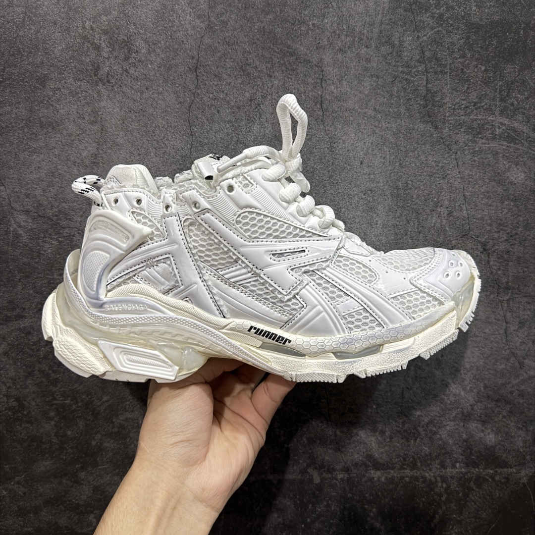 【Good纯原福利】Balenciaga Runner 巴黎世家七代复古老爹鞋 原市场5-600的货 顶级大厂出品 份量十足 售前售后保障到底 可退换 工厂白菜价清库存 价格相当给力 强推💪🏻 #全套原纸板楦头开发 #原盒原配 正确字体电绣 粗细、位置、大小正确 侧边TPU 透气孔匹配意产原版 #正确气垫分离大底 TPU软底 #原版一致大底LOGO 立体感十足 #原厂皮料水洗做旧 原厂纱网 外底正面压印BB标识 由176块饰片拼接而成的铰接式鞋面 侧面配金属质感网眼布 内面配有额外金属光泽饰件 包含1副鞋带和1副备用鞋带 后帮配有拉环鞋提 动态鞋底设计 为双脚带来后续的助力 尺码：35 36 37 38 39 40 41 42 43 44 45-选品中心