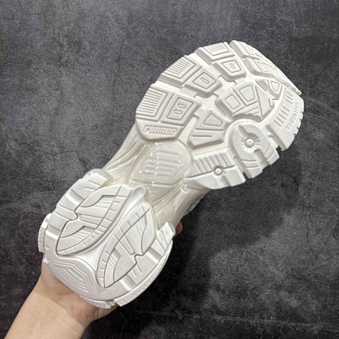 图片[9]-【Good纯原福利】Balenciaga Runner 巴黎世家七代复古老爹鞋 原市场5-600的货 顶级大厂出品 份量十足 售前售后保障到底 可退换 工厂白菜价清库存 价格相当给力 强推💪🏻 #全套原纸板楦头开发 #原盒原配 正确字体电绣 粗细、位置、大小正确 侧边TPU 透气孔匹配意产原版 #正确气垫分离大底 TPU软底 #原版一致大底LOGO 立体感十足 #原厂皮料水洗做旧 原厂纱网 外底正面压印BB标识 由176块饰片拼接而成的铰接式鞋面 侧面配金属质感网眼布 内面配有额外金属光泽饰件 包含1副鞋带和1副备用鞋带 后帮配有拉环鞋提 动态鞋底设计 为双脚带来后续的助力 尺码：35 36 37 38 39 40 41 42 43 44 45-选品中心