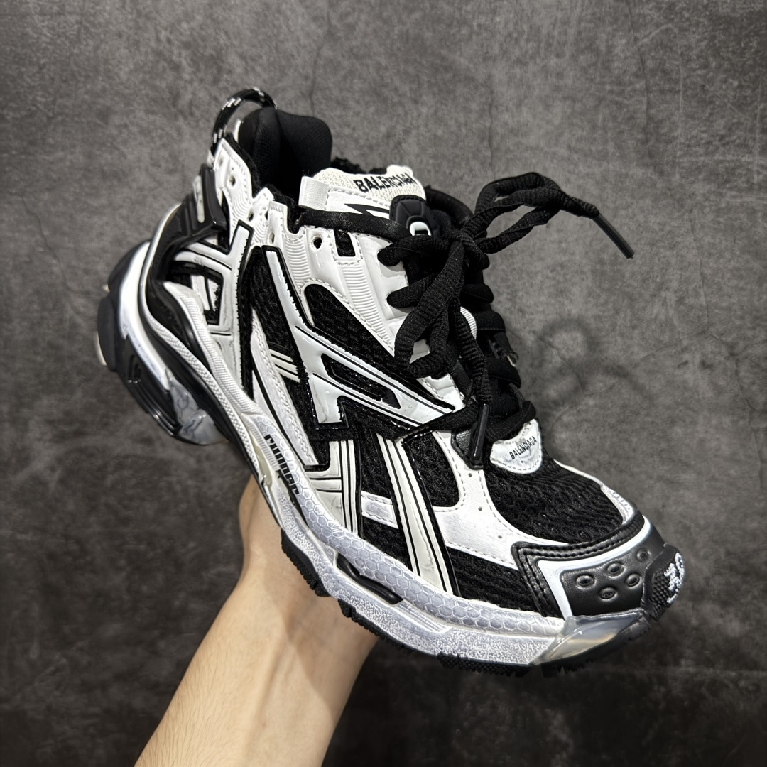 图片[3]-【Good纯原福利】Balenciaga Runner 巴黎世家七代复古老爹鞋 原市场5-600的货 顶级大厂出品 份量十足 售前售后保障到底 可退换 工厂白菜价清库存 价格相当给力 强推💪🏻 #全套原纸板楦头开发 #原盒原配 正确字体电绣 粗细、位置、大小正确 侧边TPU 透气孔匹配意产原版 #正确气垫分离大底 TPU软底 #原版一致大底LOGO 立体感十足 #原厂皮料水洗做旧 原厂纱网 外底正面压印BB标识 由176块饰片拼接而成的铰接式鞋面 侧面配金属质感网眼布 内面配有额外金属光泽饰件 包含1副鞋带和1副备用鞋带 后帮配有拉环鞋提 动态鞋底设计 为双脚带来后续的助力 尺码：35 36 37 38 39 40 41 42 43 44 45-选品中心