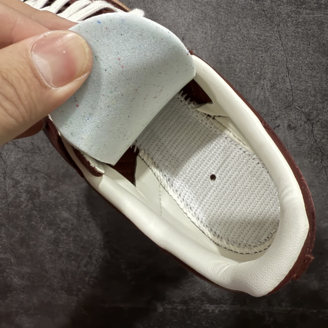 图片[8]-【CG纯原】市面最顶级品质没有之一！ 此版鞋身全部采用进口原厂头层皮 原厂头层 区分市面偷工减料！ Adidas Originals Samba 桑巴德训鞋 灰红 原版原楦原材，99.999%还原度 鞋带都是原厂的，系鞋带的方式都同步ZP！ 货号：JR0892 尺码：36 36.5 37 38 38.5 39 40 40.5 41 42 42.5 43 44 44.5 45-选品中心