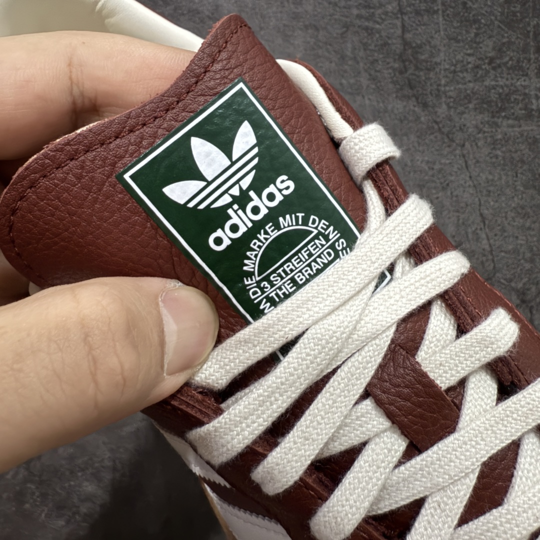 图片[5]-【CG纯原】市面最顶级品质没有之一！ 此版鞋身全部采用进口原厂头层皮 原厂头层 区分市面偷工减料！ Adidas Originals Samba 桑巴德训鞋 灰红 原版原楦原材，99.999%还原度 鞋带都是原厂的，系鞋带的方式都同步ZP！ 货号：JR0892 尺码：36 36.5 37 38 38.5 39 40 40.5 41 42 42.5 43 44 44.5 45-选品中心