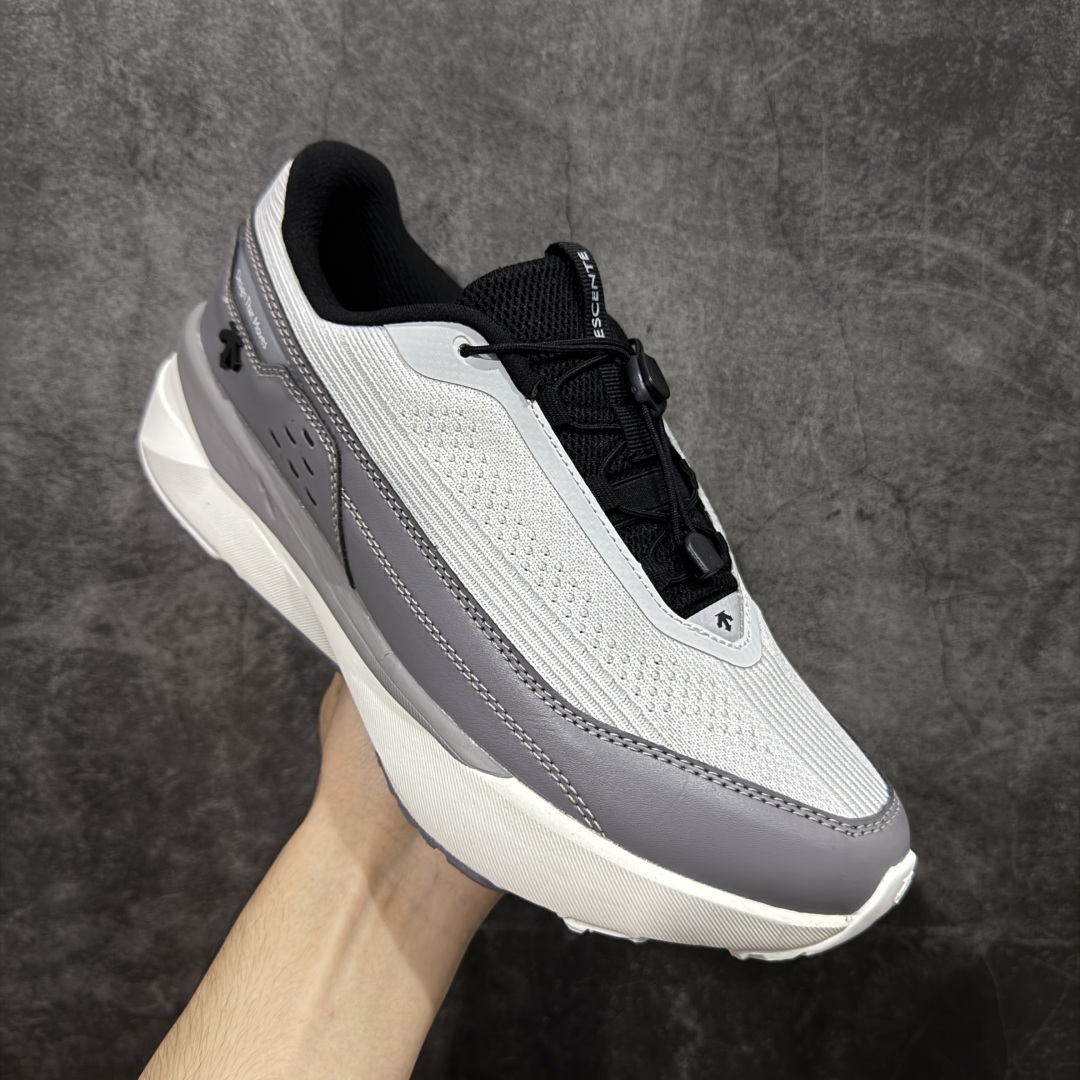 图片[3]-【升级版】DESCENT D/F Running系列 迪桑特 运动慢跑鞋 透气针织鞋面搭配系带系统，带来舒适便捷的穿着体验！较厚的鞋底设计为跑步提供更好的缓震舒适性(前掌及后跟特别加高侧墙，提升侧向稳定效果)！ 尺码： 36-45 带半码-选品中心