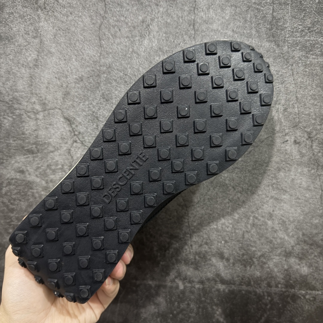 图片[9]-【莞产版】迪桑特DESCENTE Chron TRAINER 运动简约 低帮 生活休闲鞋 市面最优品质 区别市场版本 DESCENTE（迪桑特）创立于1935年，品牌名取自法语词汇，意为“滑降”。品牌箭头标识代表滑雪的三种技术“高速直线滑行”、“穿越”和“侧滑”，也寓意品牌在打造高端专业运动产品中不断追求完美的创新精神，致力于成为中国高端专业滑雪、综训、女子、铁人三项、高尔夫的第一品牌。 尺码：36 36.5 37 38 38.5 39 40 40.5 41 42 42.5 43 44 44.5 45-选品中心