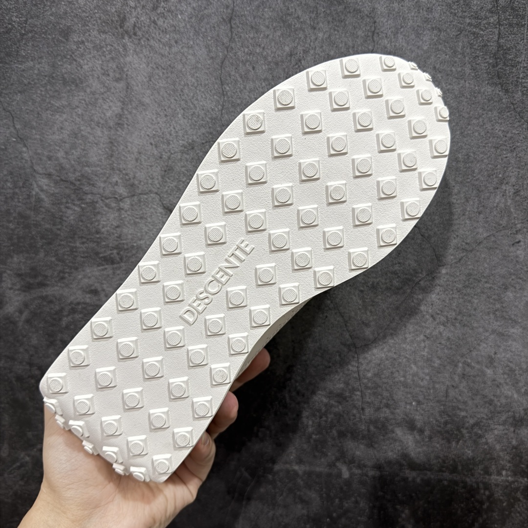 图片[9]-【莞产版】迪桑特DESCENTE Chron TRAINER 运动简约 低帮 生活休闲鞋 市面最优品质 区别市场版本 DESCENTE（迪桑特）创立于1935年，品牌名取自法语词汇，意为“滑降”。品牌箭头标识代表滑雪的三种技术“高速直线滑行”、“穿越”和“侧滑”，也寓意品牌在打造高端专业运动产品中不断追求完美的创新精神，致力于成为中国高端专业滑雪、综训、女子、铁人三项、高尔夫的第一品牌。 尺码：36 36.5 37 38 38.5 39 40 40.5 41 42 42.5 43 44 44.5 45-选品中心