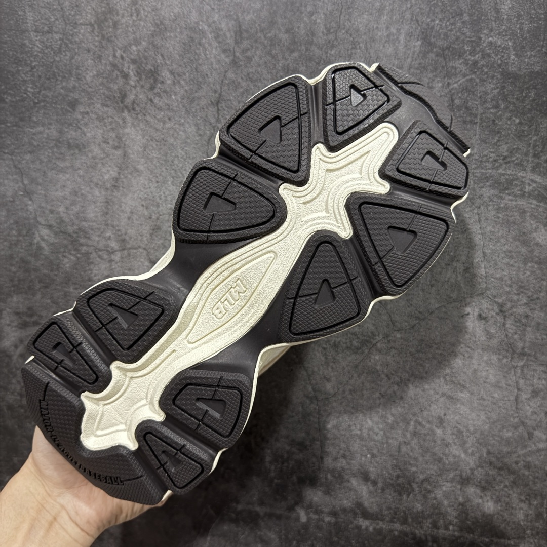 图片[9]-【纯原版】MLB Winner Chunky 25新款 NY百搭舒适休闲潮流运动厚底增高 防滑耐磨 低帮 老爹鞋 男女同款 潮流厚底时尚街头赛博皮面老爹鞋 MLB官方同步出货 虞书欣等众多潮流明星同款 高弹双层MD大底 原楦原档案数据开发版型（完美鞋头弧度/后套收口效果🆚市面文案版本‼️） 原厂立体填充鞋舌海绵 中底注胶孔原数据开发模具大底原厂转印标市面上唯一纯原版本 原材料打造 内增高6cm 原厂1：1模具开发 原厂进口纳米材质 原厂 全套手提袋 原盒雷射防伪标包装 天猫订单品质 官网尺码：35 36 36.5 37.5 38 38.5 39 40 40.5 41 42 42.5 43 44 45-选品中心